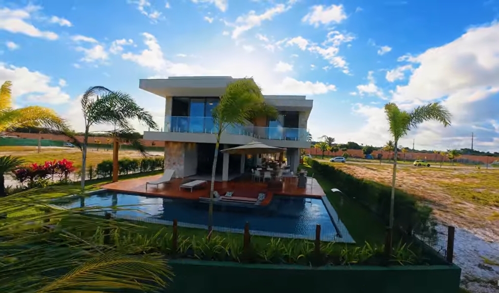 Casa de alto padrão em Guarajuba-BA