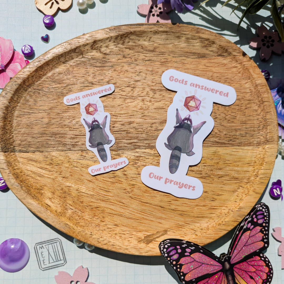 Sticker Raton Laveur priant ses Dieux 