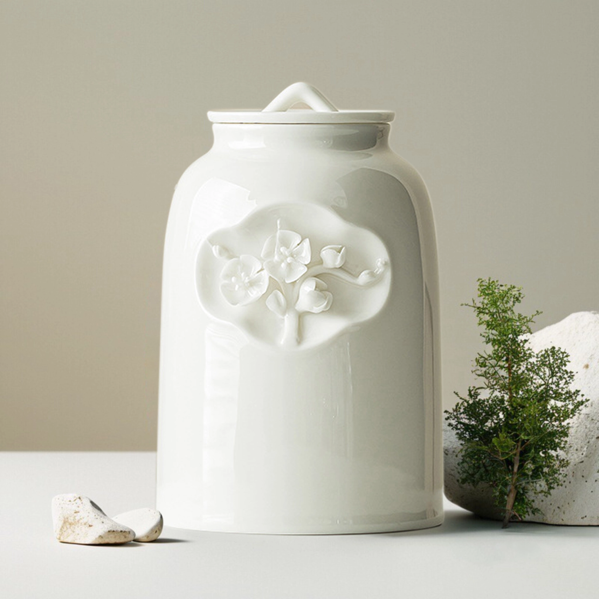 Read The Flower Pet Urn