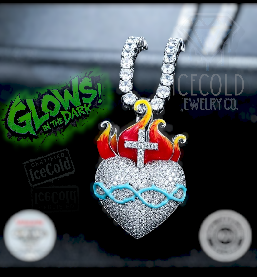 "Hearts desire" Glow in the Dark Pendant