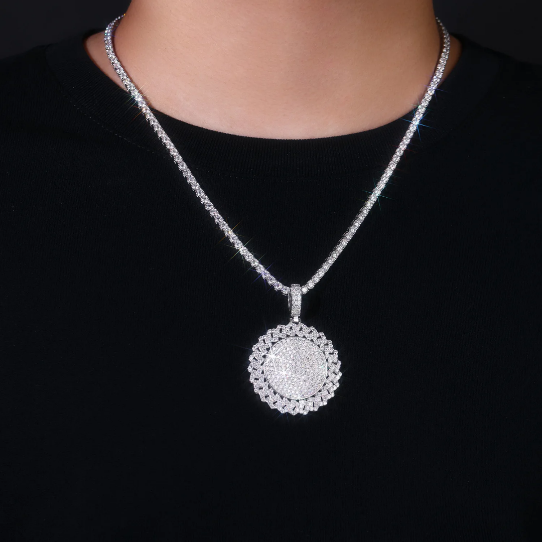 "medal of Honor" pendant 