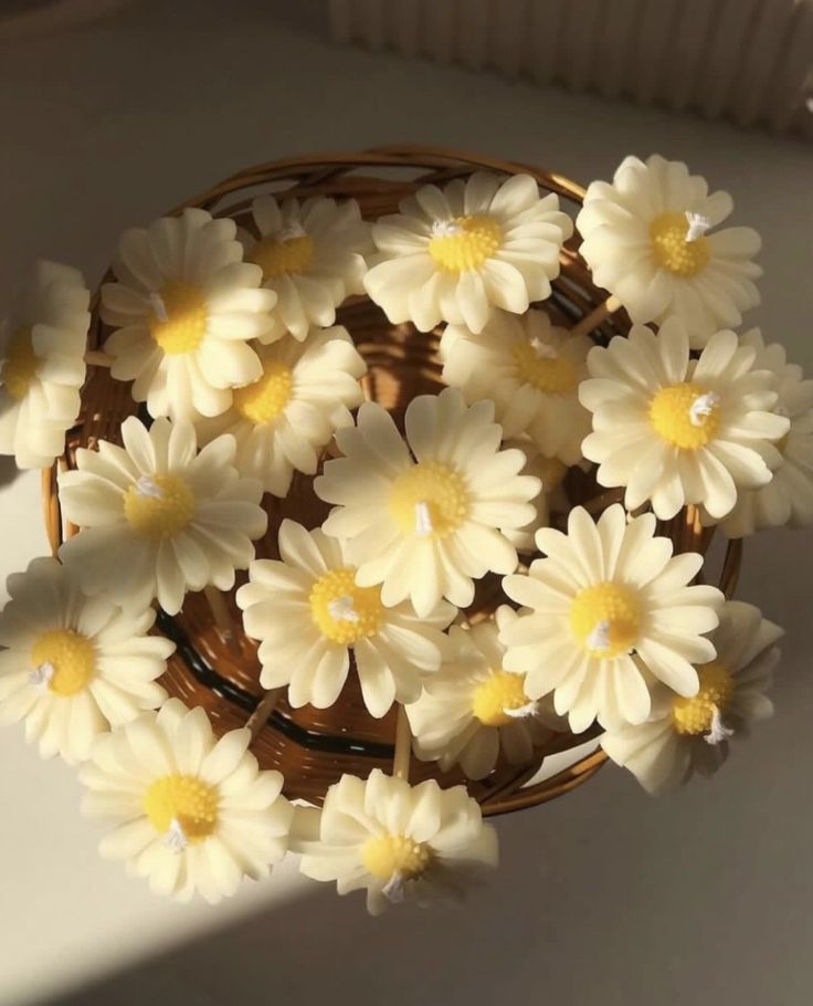 White Daisy Flower Candles – Pack of 6 Handcrafted Decorative Wax Candles for Gifting & Home Décor by Feromic
