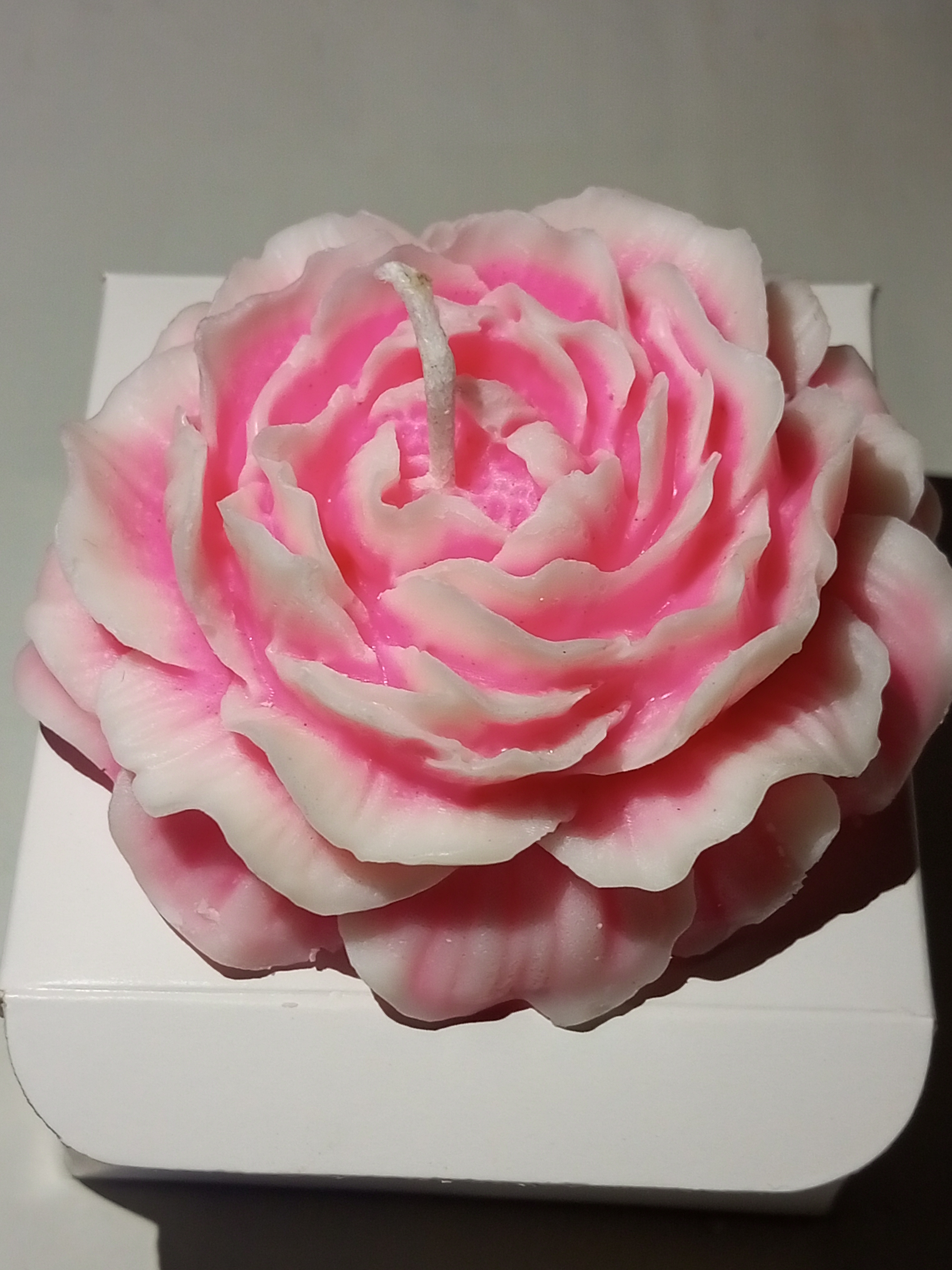 Feromic Premium Peony Flower Lavender Scented Candle, Pack of 1, White and Pink Colour