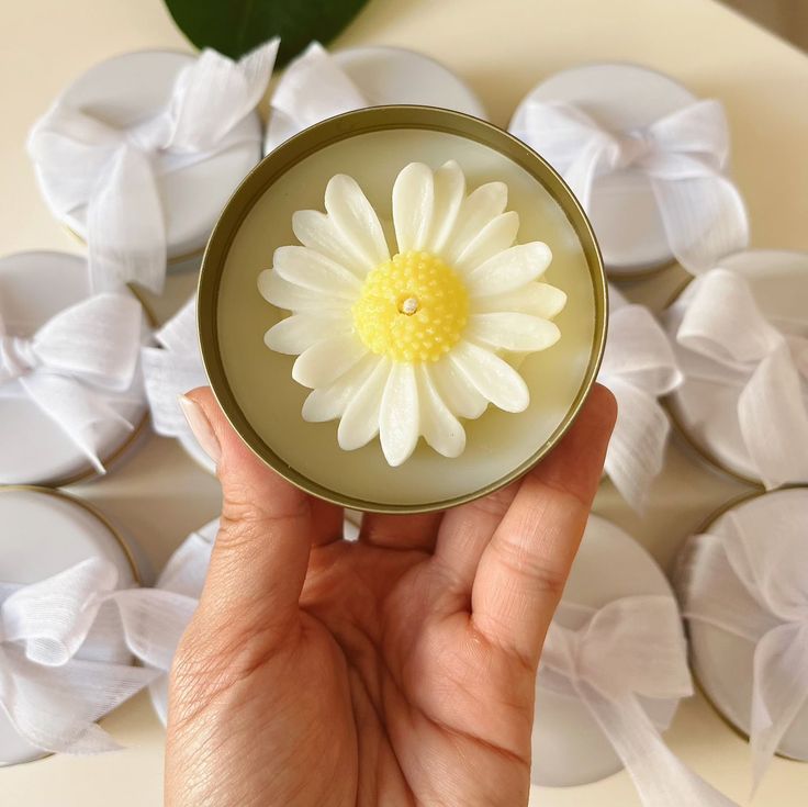 Feromic Daisy Flower Scented Decorative Candle in Tin, Handmade