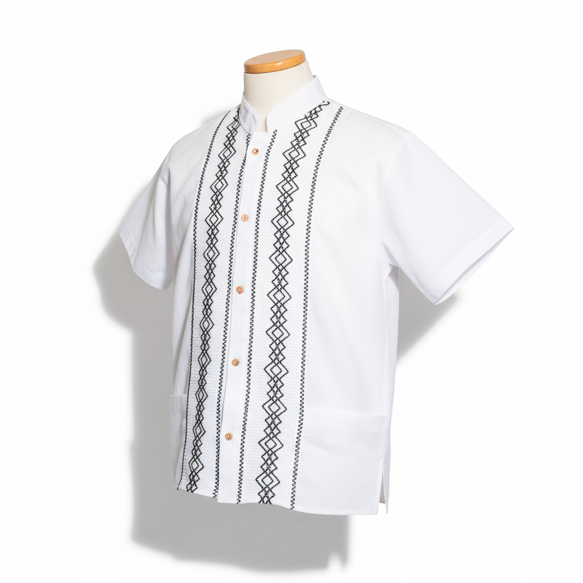 Camisa guayabera con bordado 
