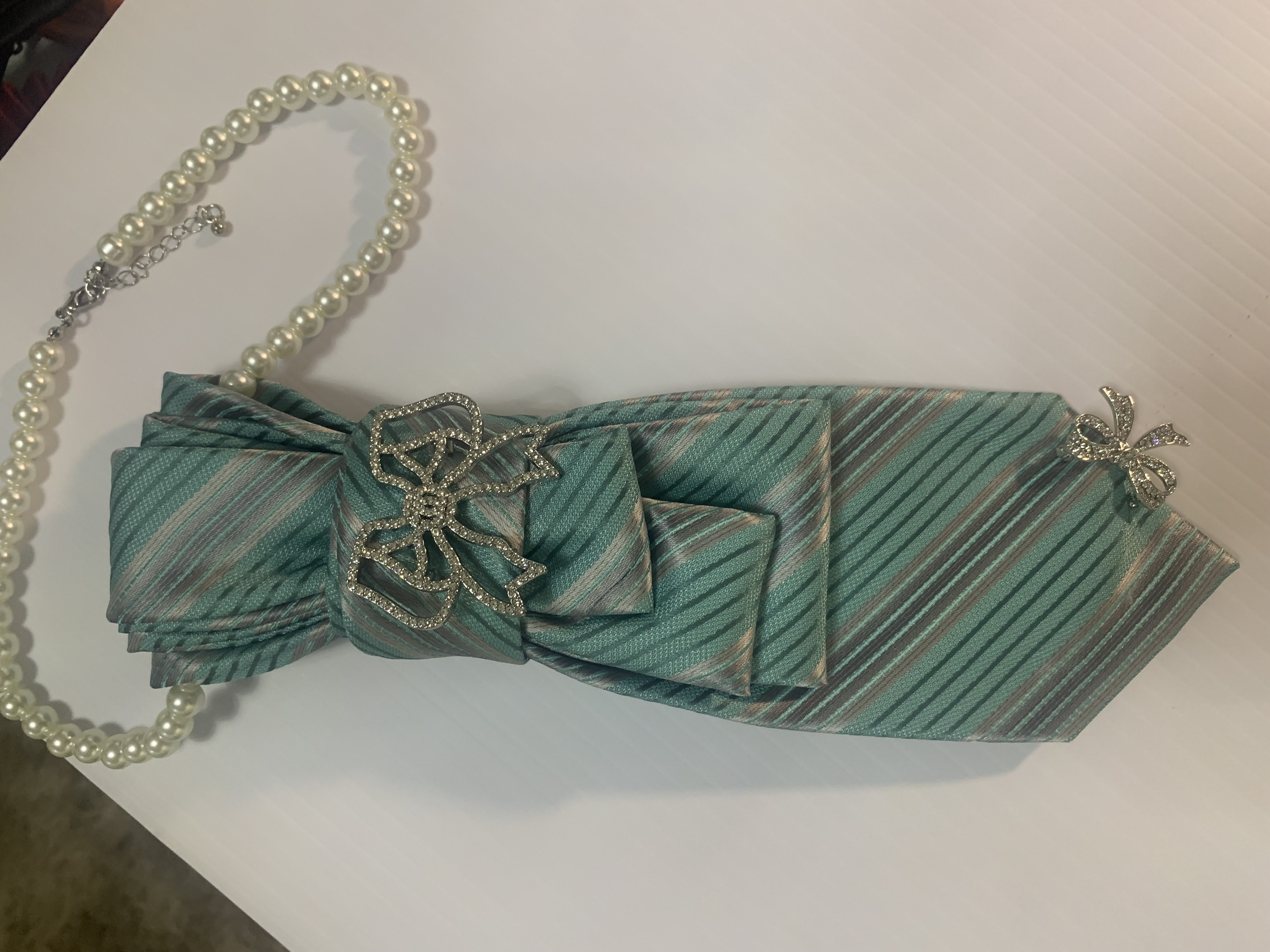 Elegant Striped Tailored Cravat with Brooches