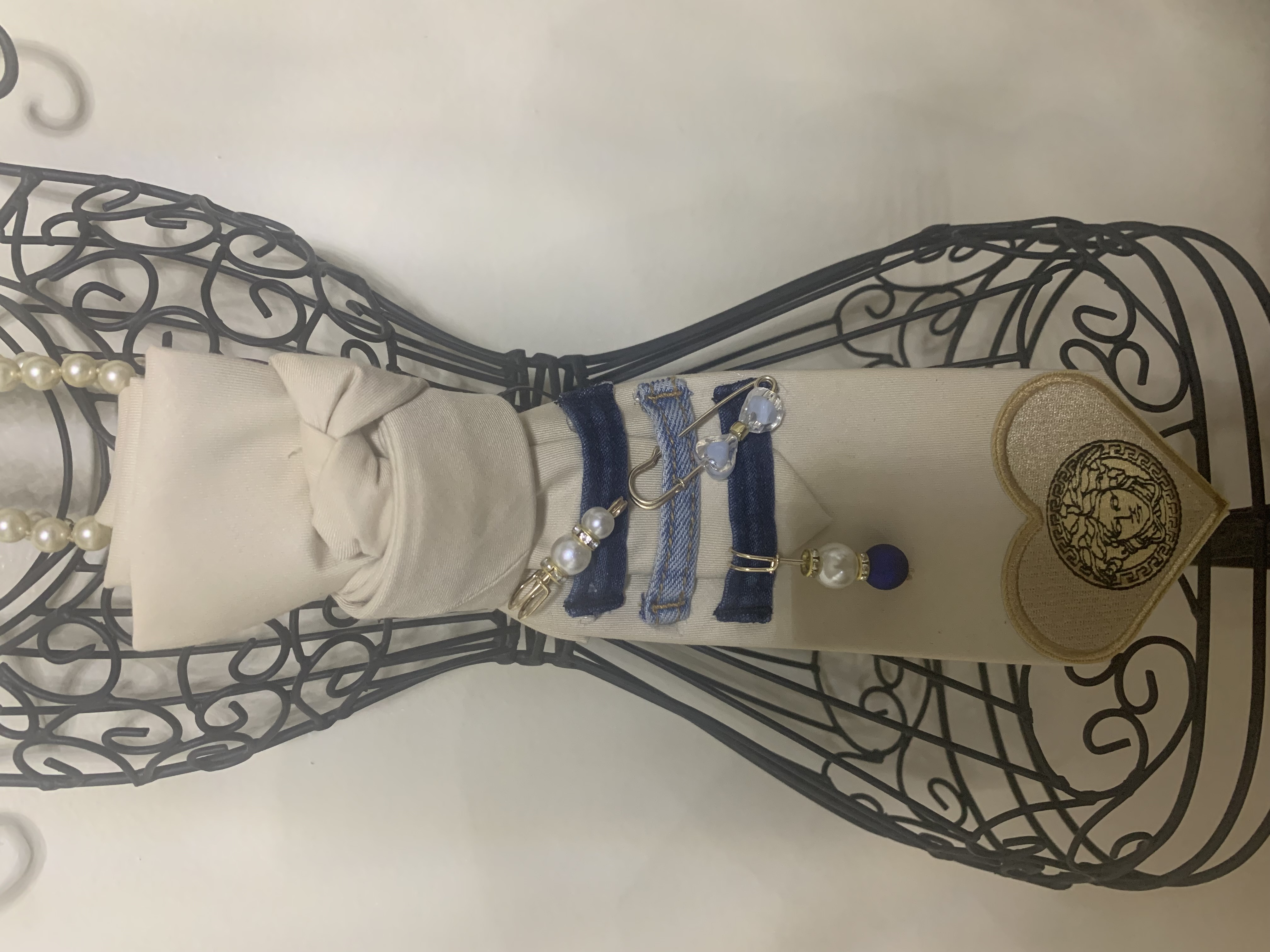 Elegant Medusa Muse Tie