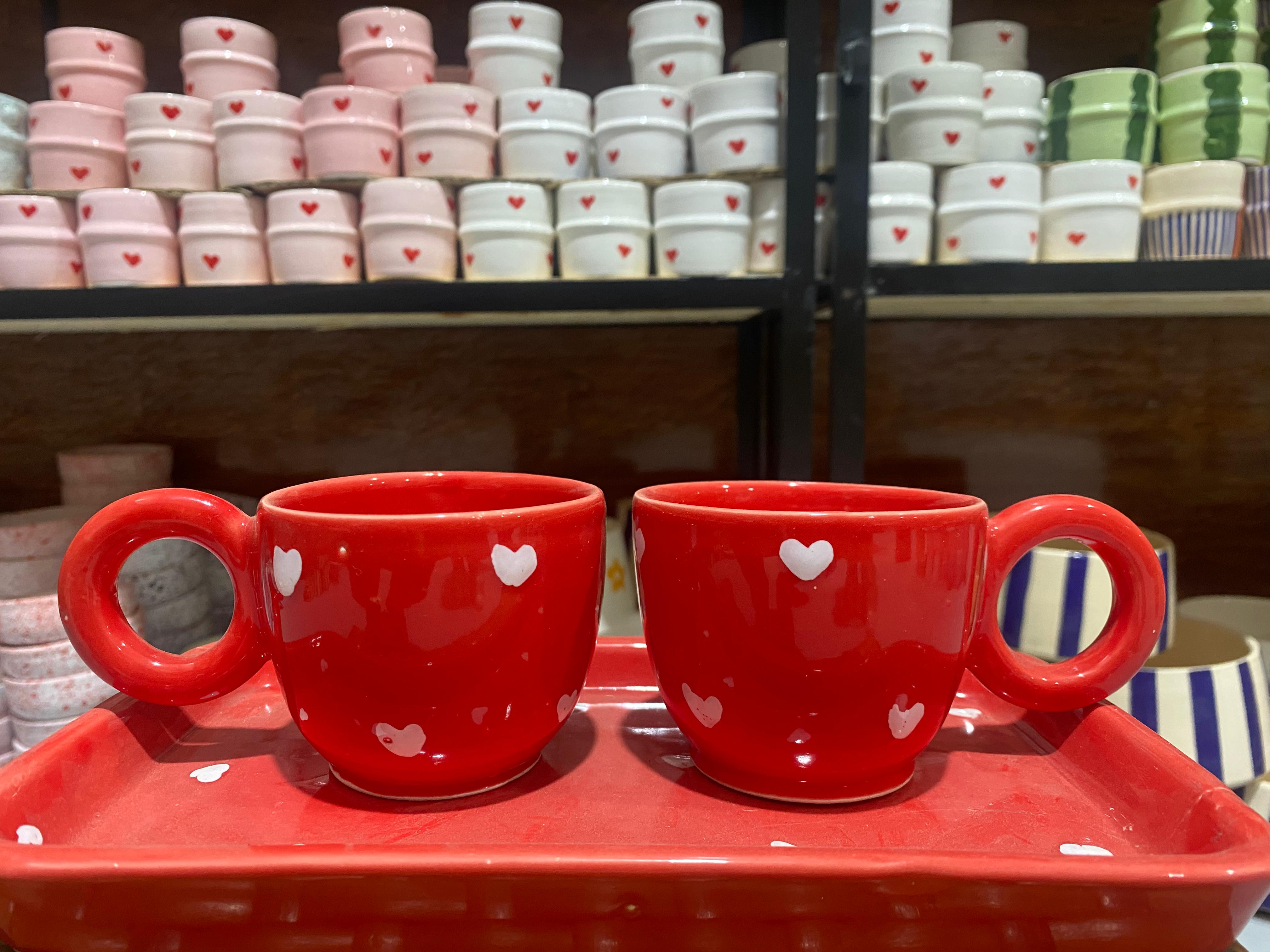 Duo de tasses à café rouges