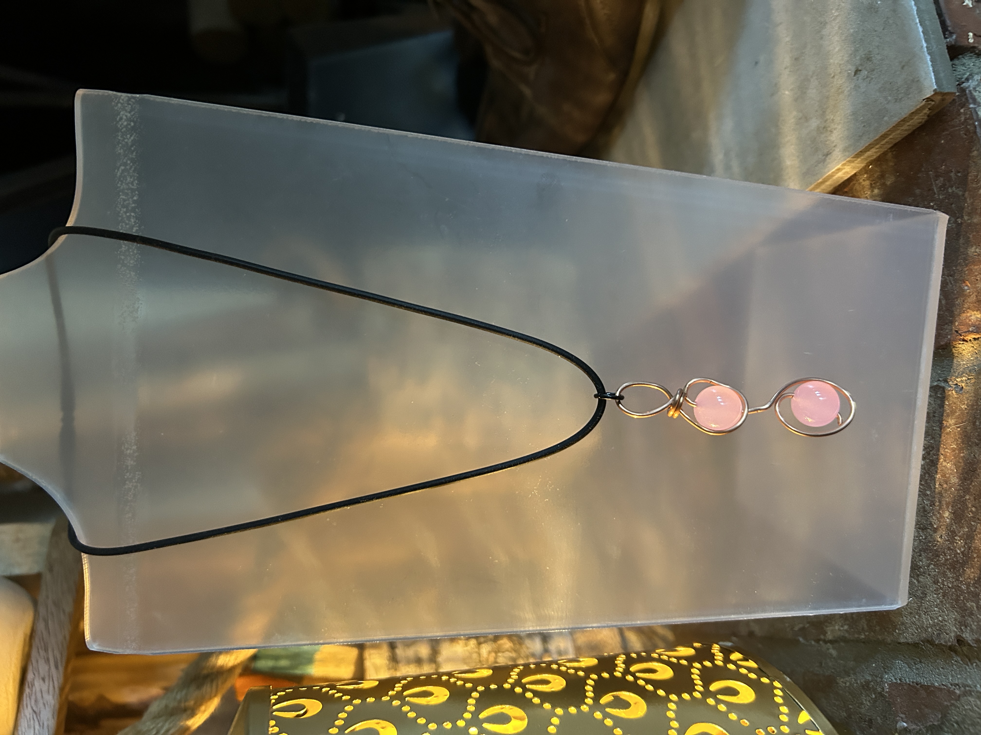 Elegant pink stone pendant necklace