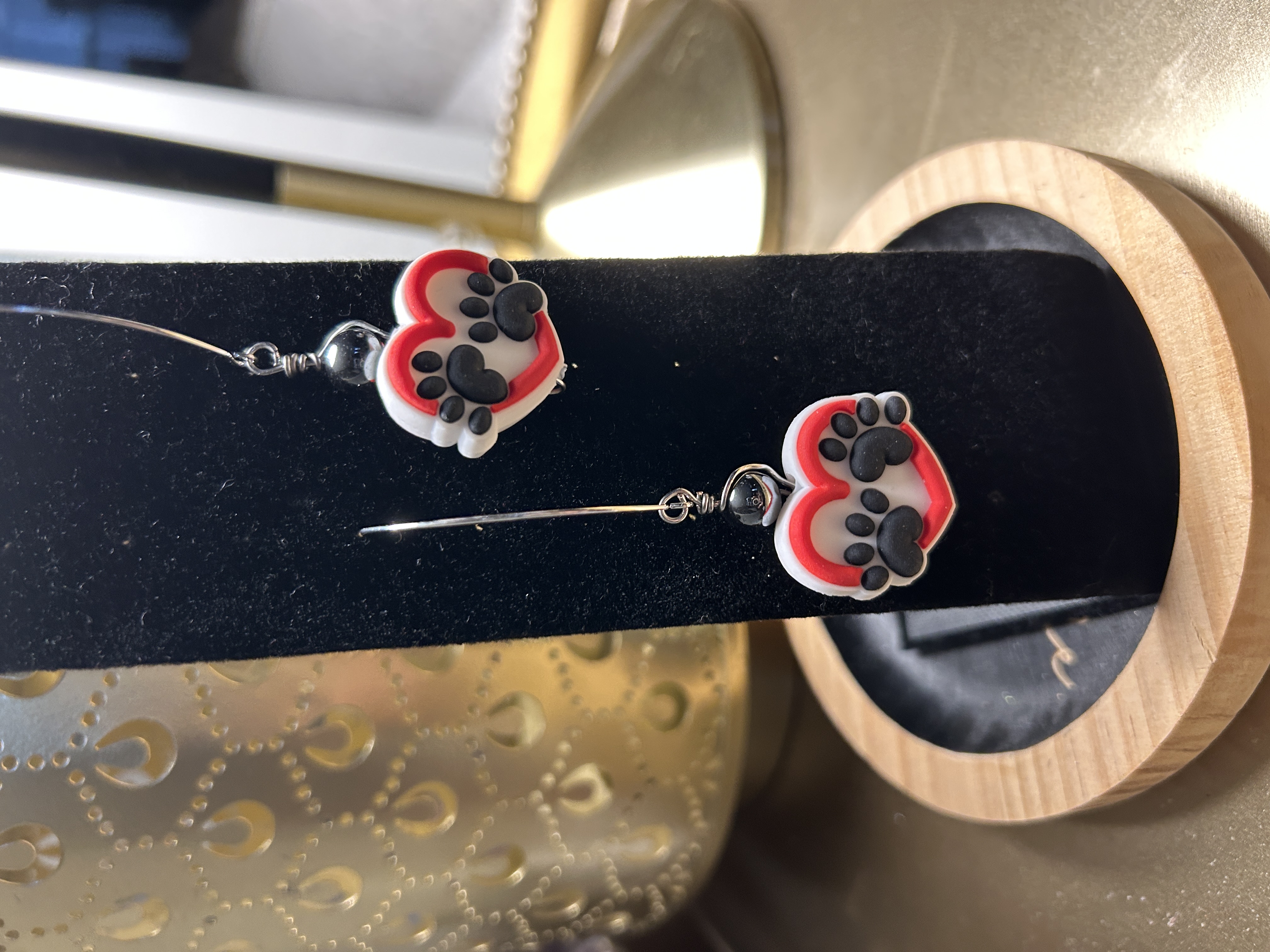 “Pawprint Sweethearts”