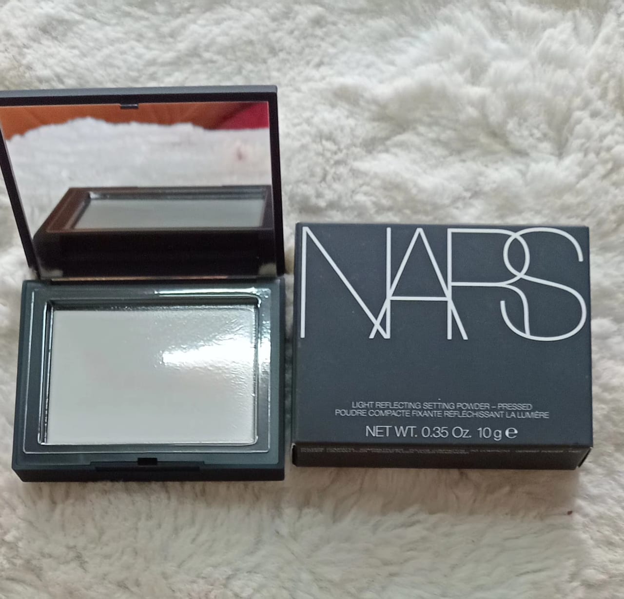 NARS Poudre compacte fixante réfléchissant la lumière