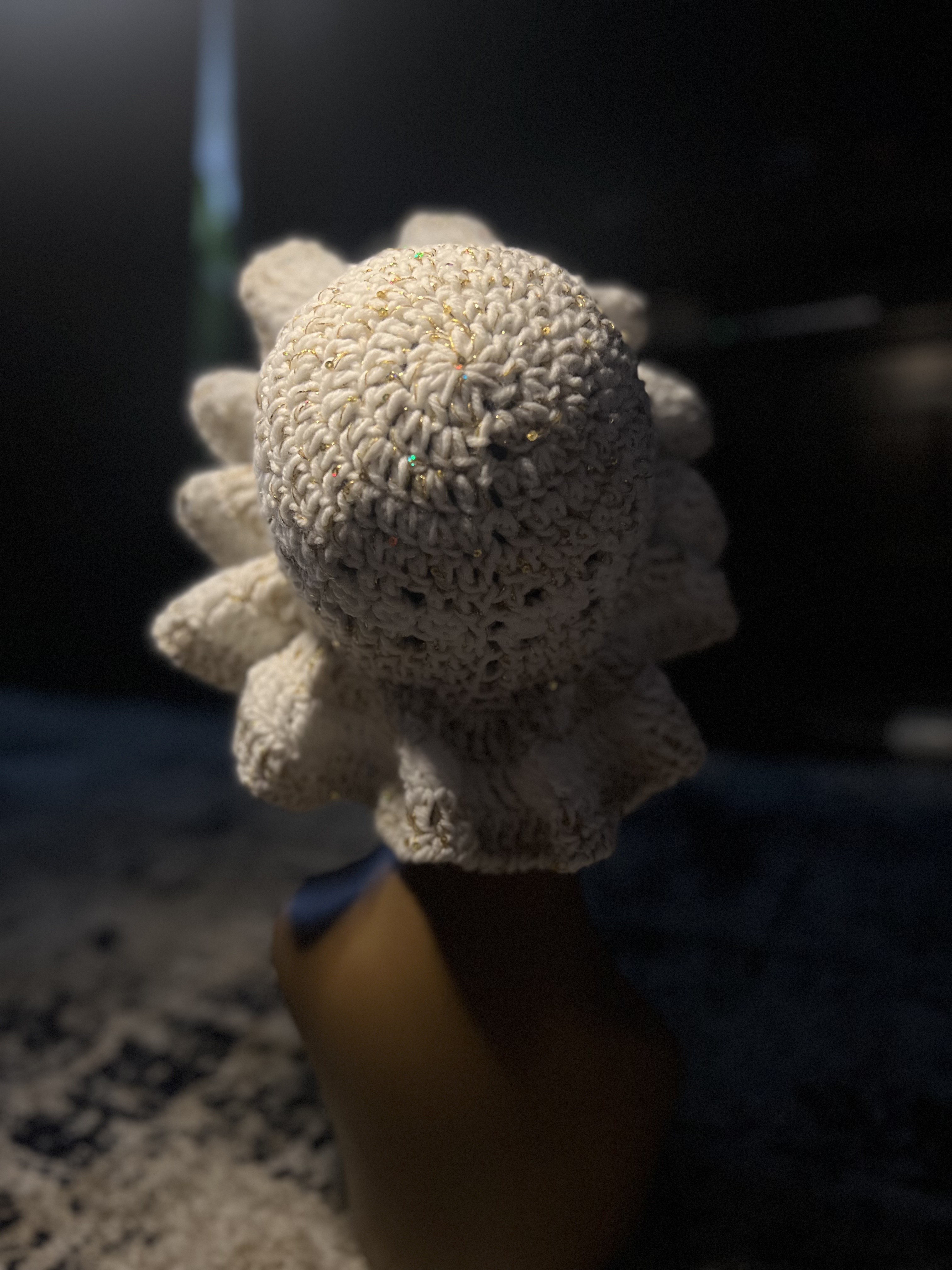 White Ruffle w/Golden Highlights 