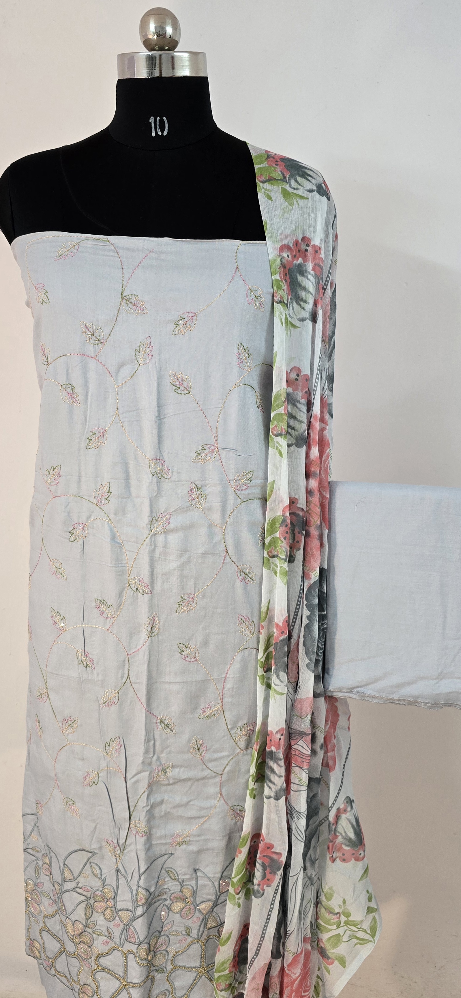 Monarch Modern Grey Elegant Suit