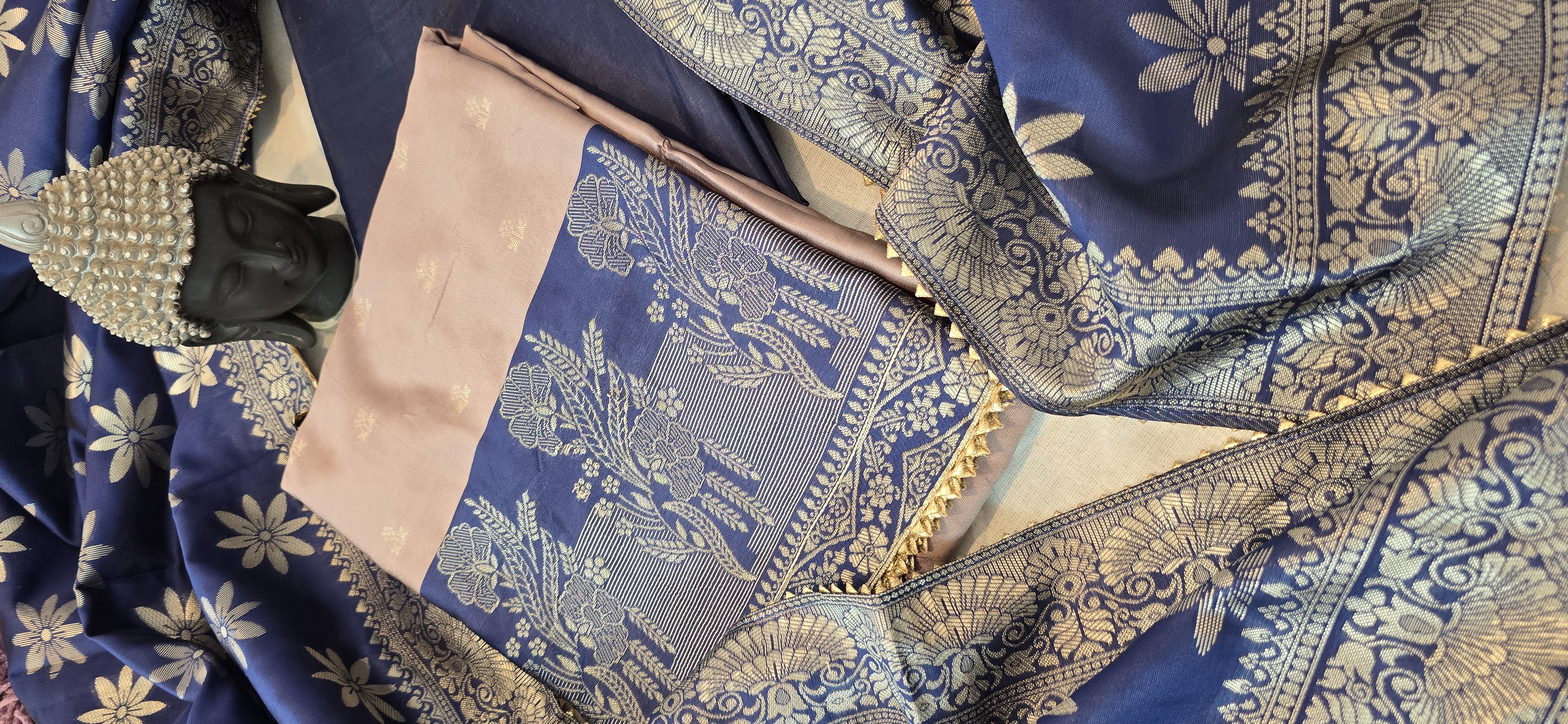 Riwaayat Banarasi Suit