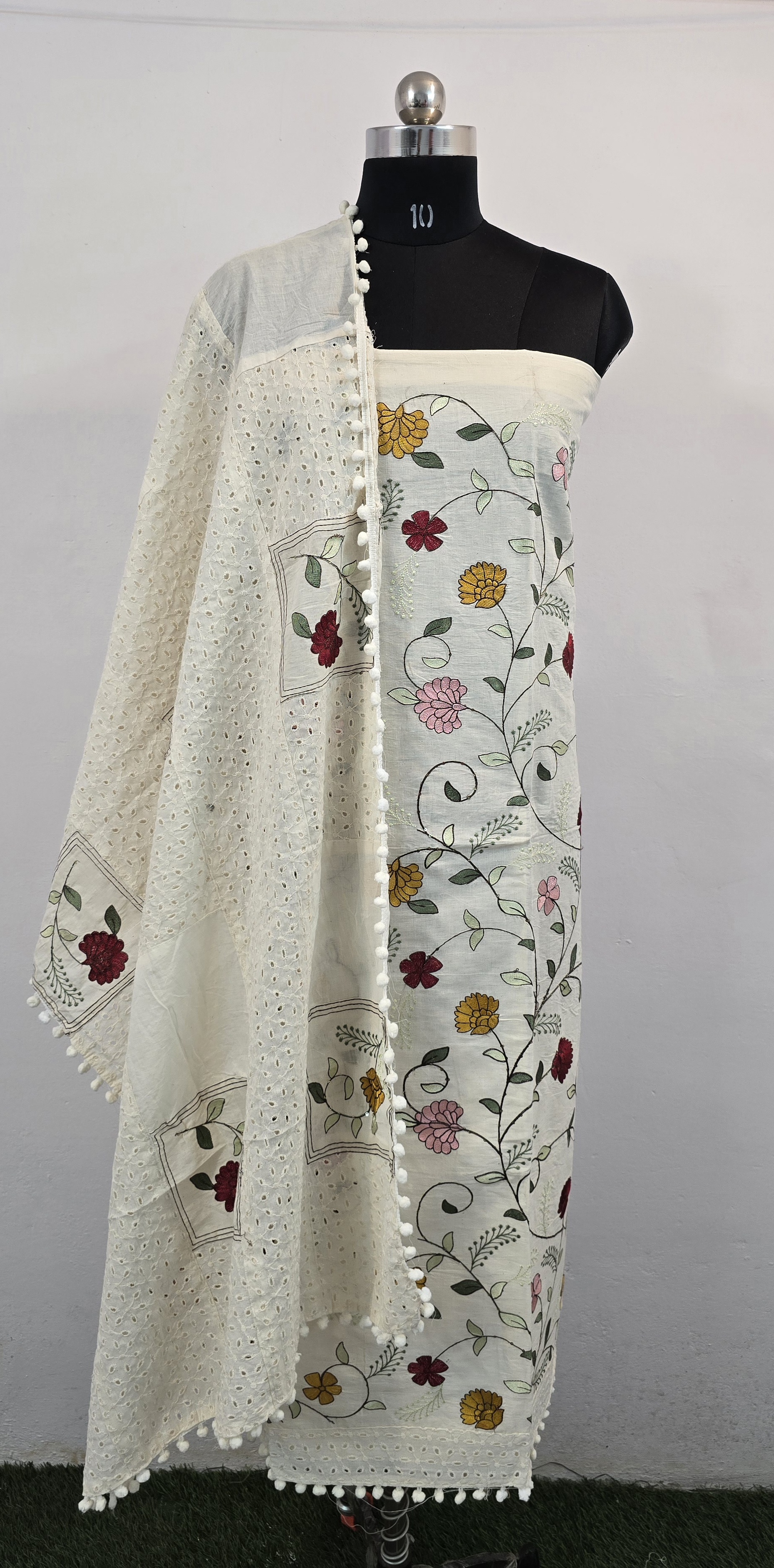 Inaya Embroidery Suit