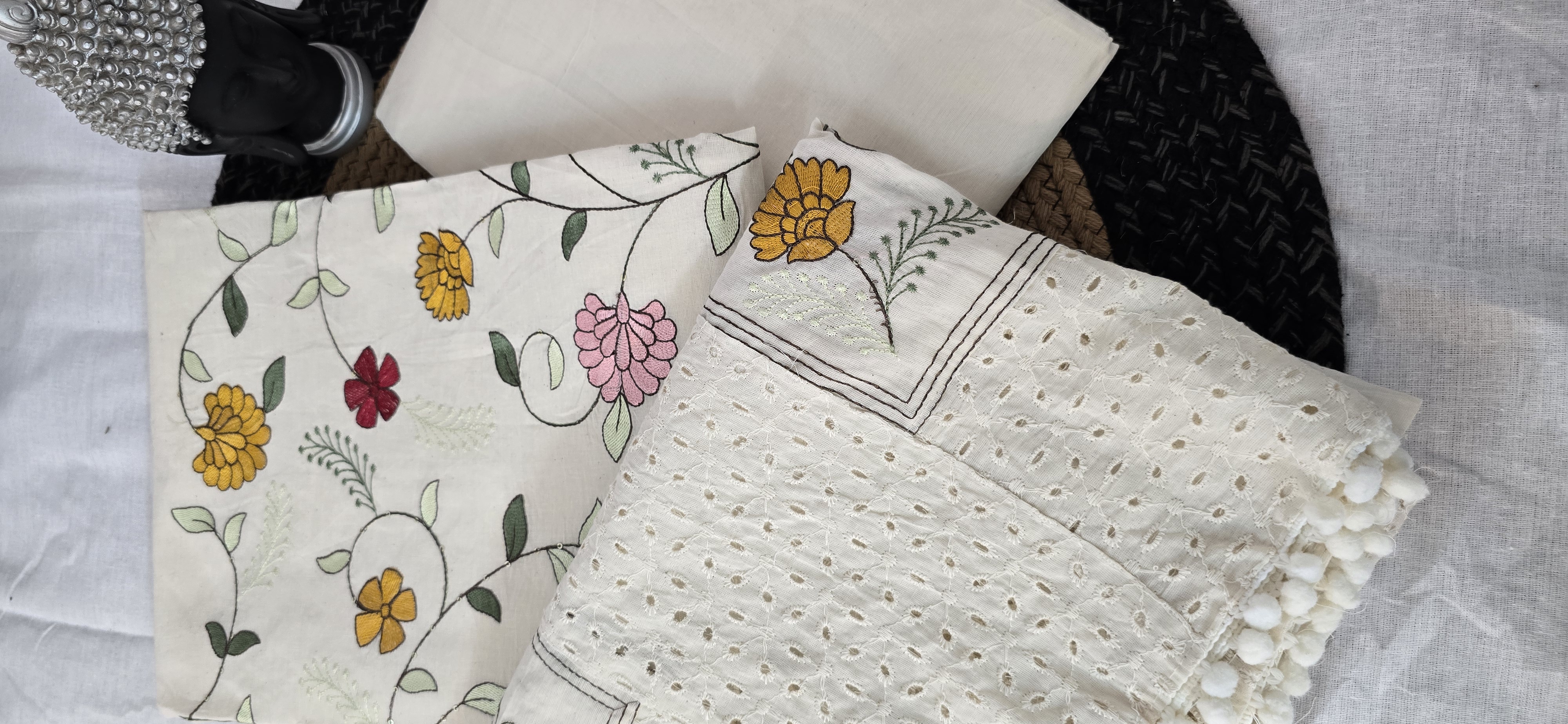 Inaya Embroidery Suit