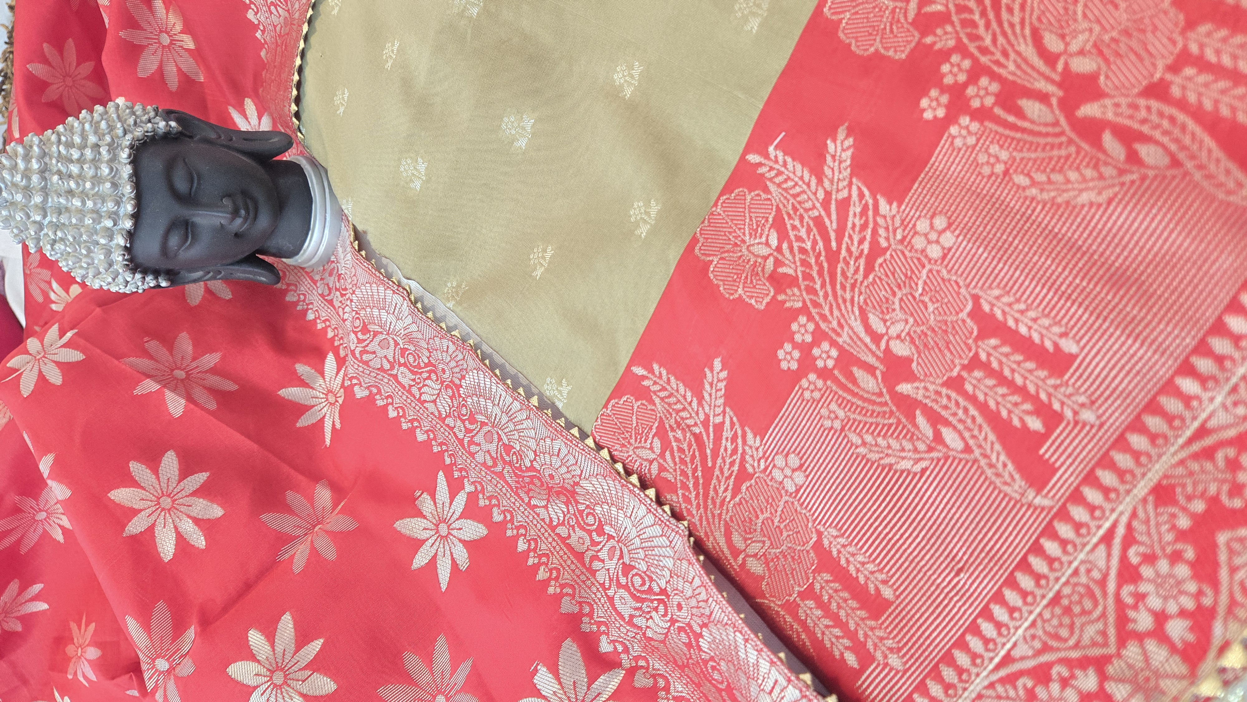 Riwaayat Banarasi Suit