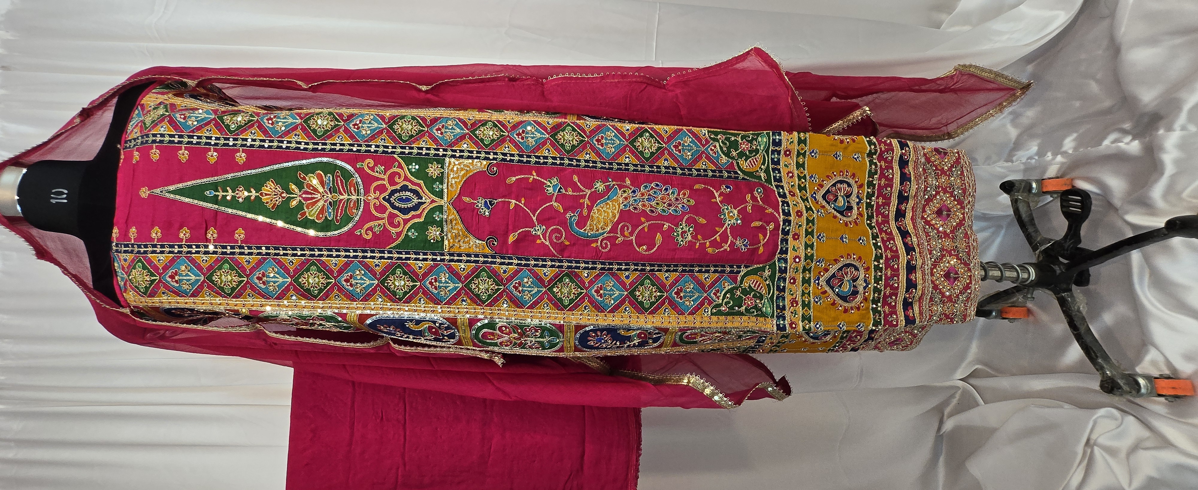 Noor-e-Nashq Pink