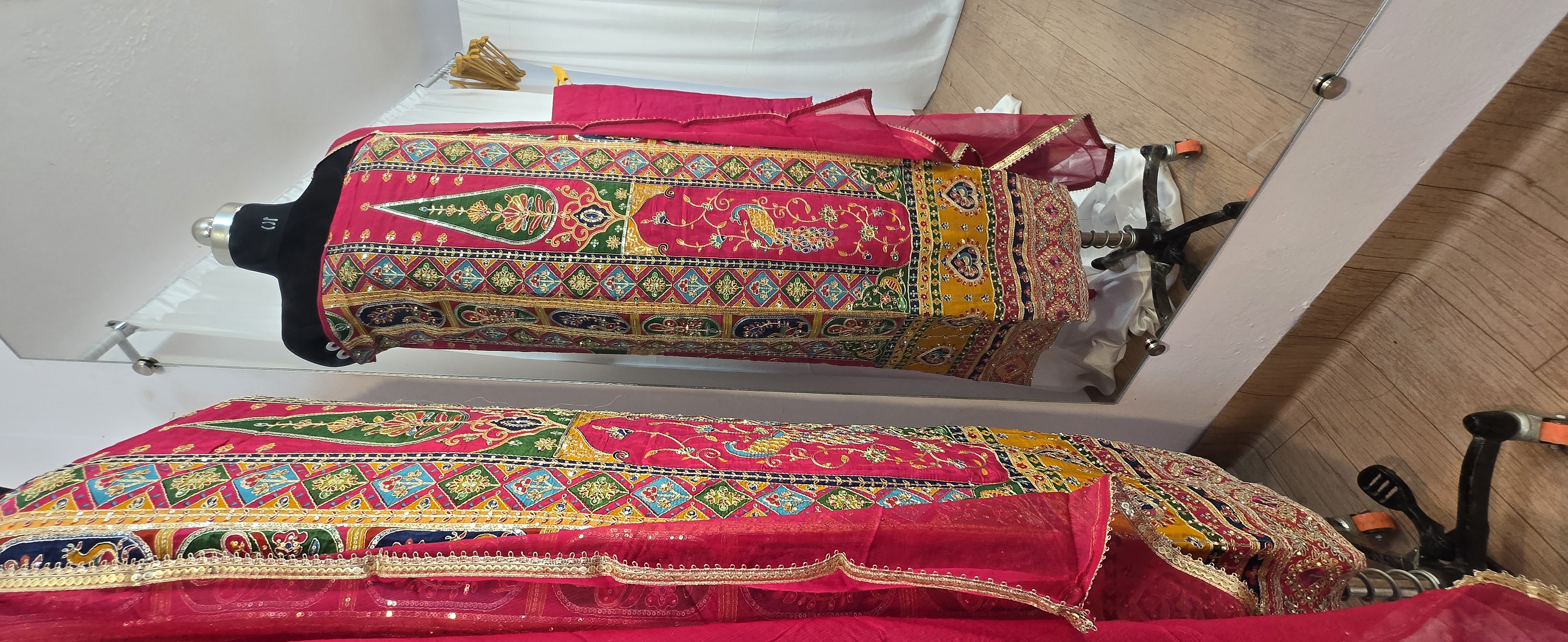 Noor-e-Nashq Pink