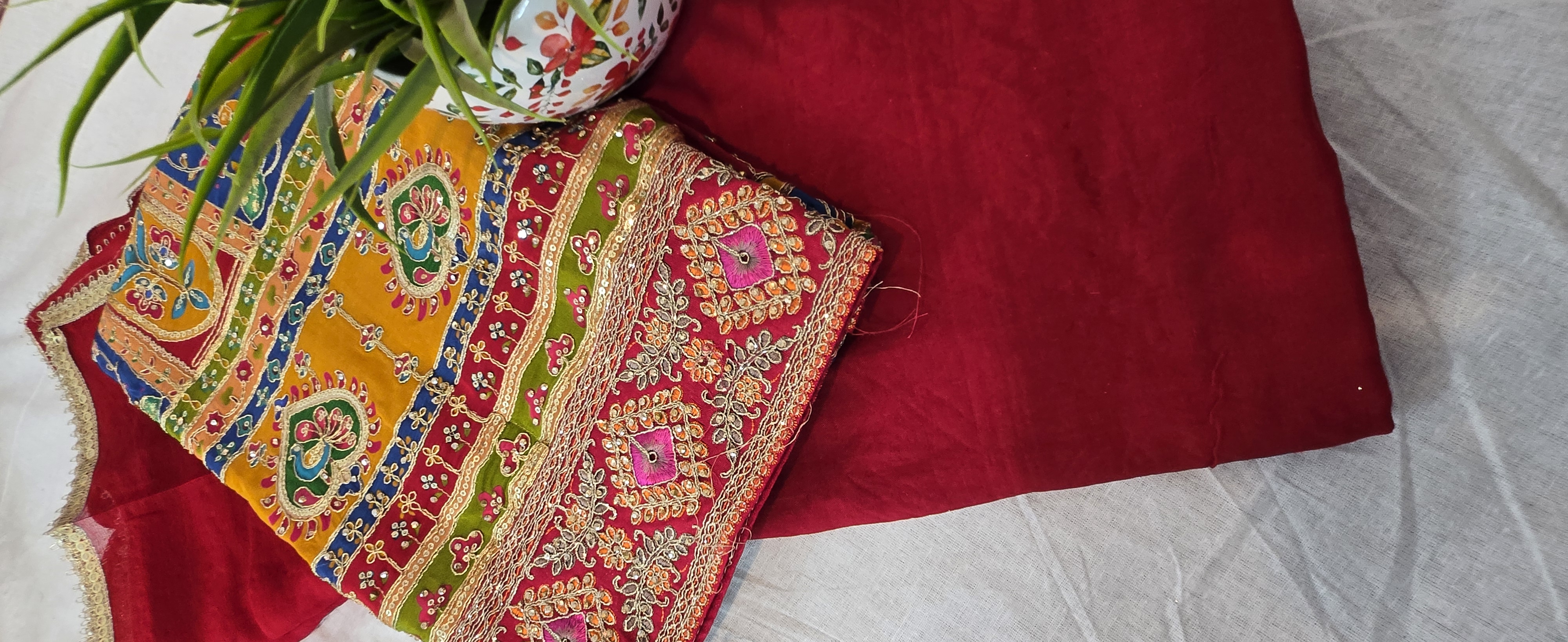 Noor-e-Nashq Red