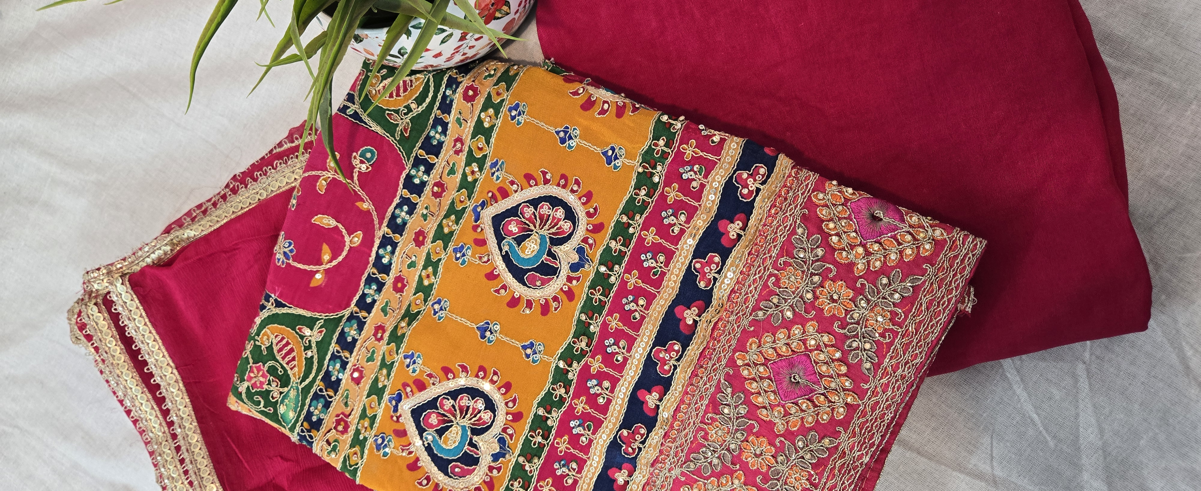 Noor-e-Nashq Pink