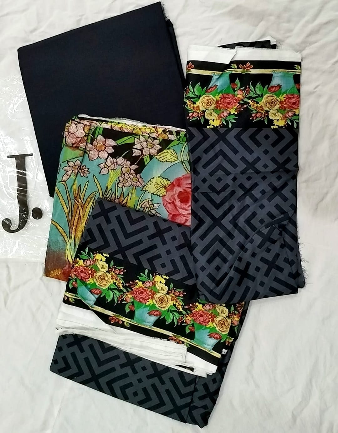 J. (Junaid Jamshed) 3-Piece Lawn unstiched
