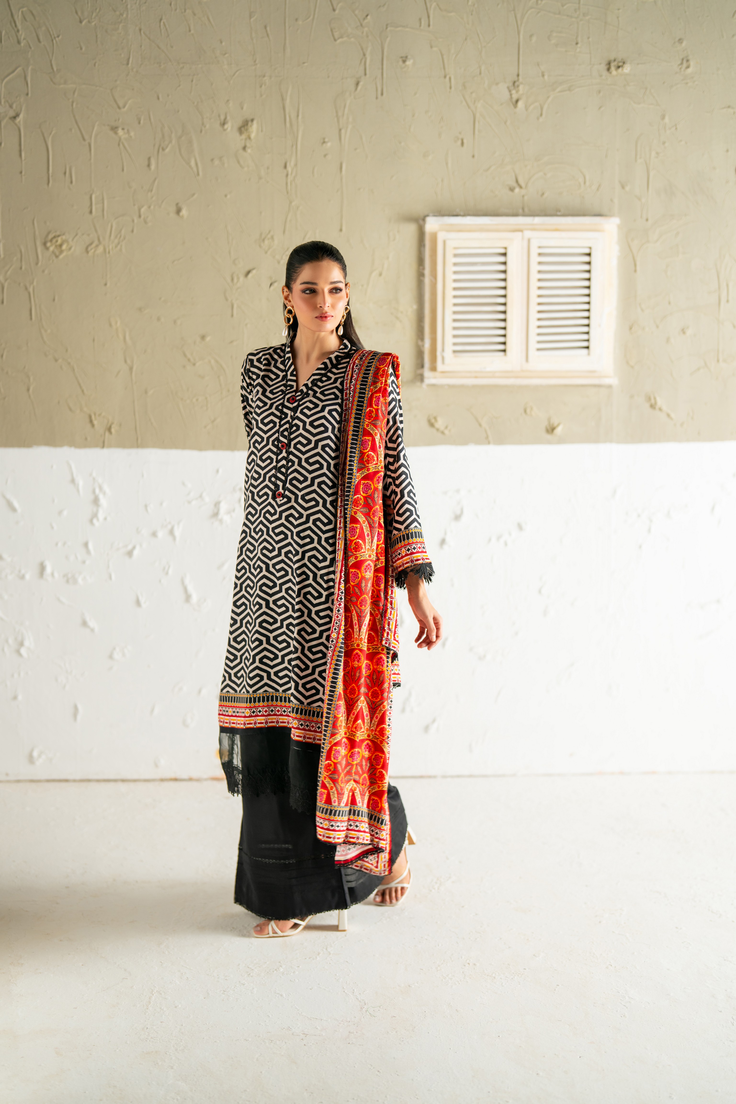 Regalia linen vol-2 printed three piece. premium quality. 