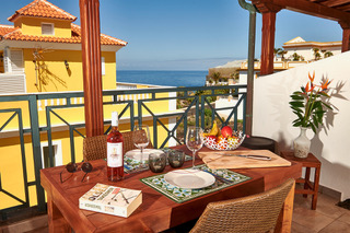 Puerto Naos - Beautiful maisonette flat above the rooftops of Puerto Naos for a relaxing holiday for two