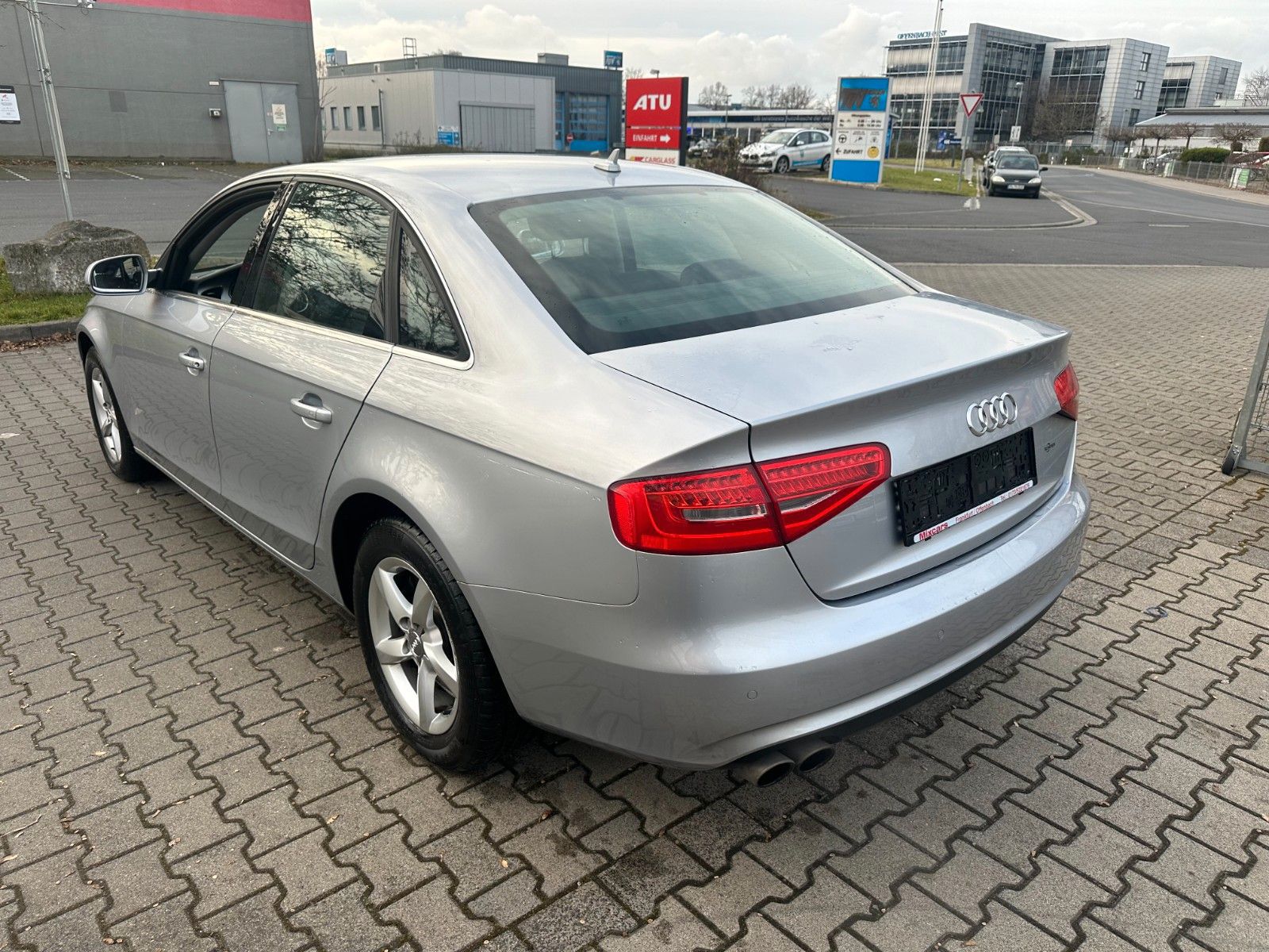 Audi A4 Limusina