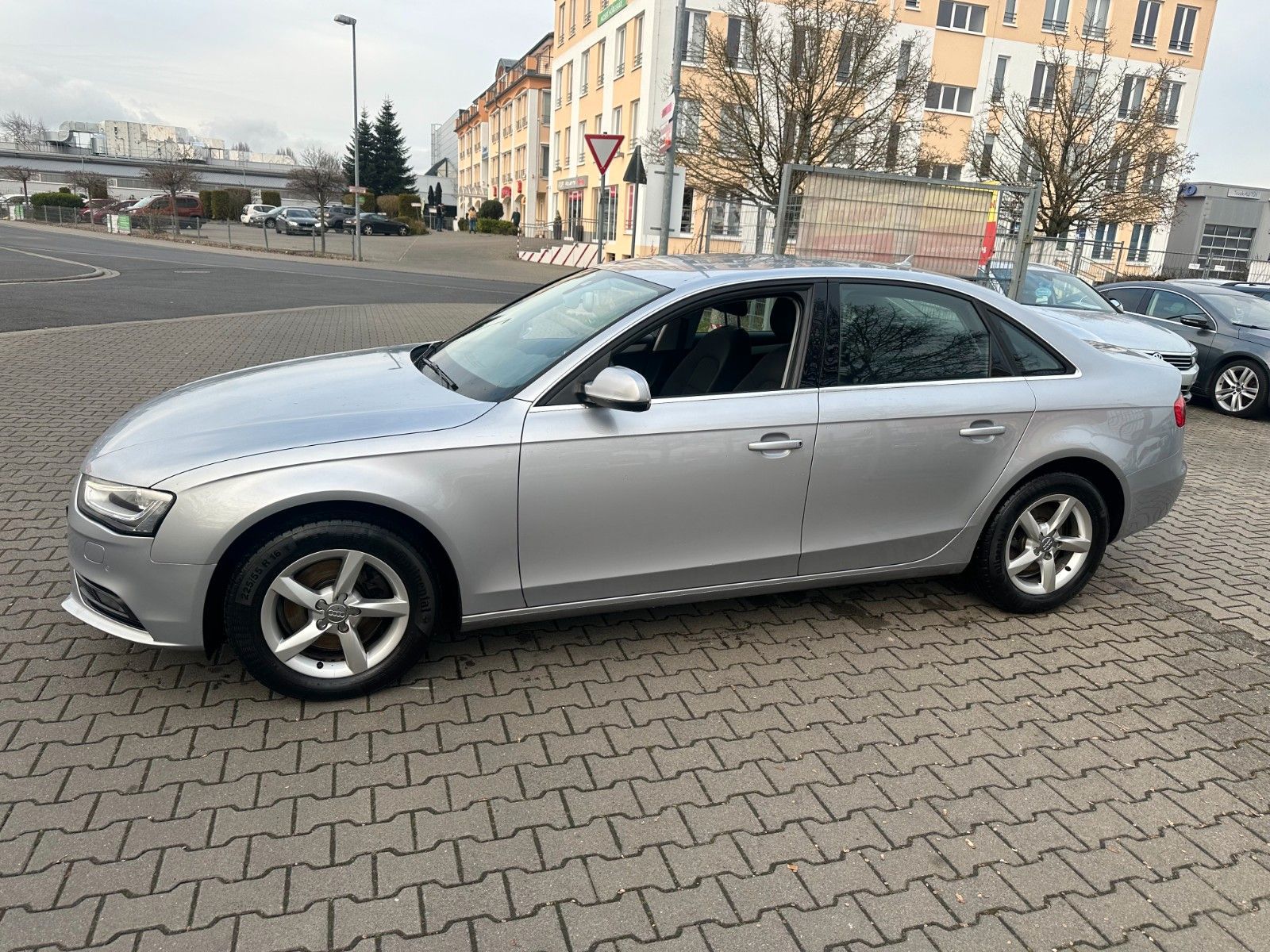 Audi A4 Limusina