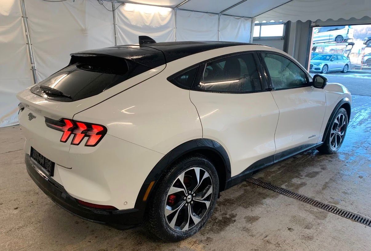 Ford Mustang Mach-E AWD