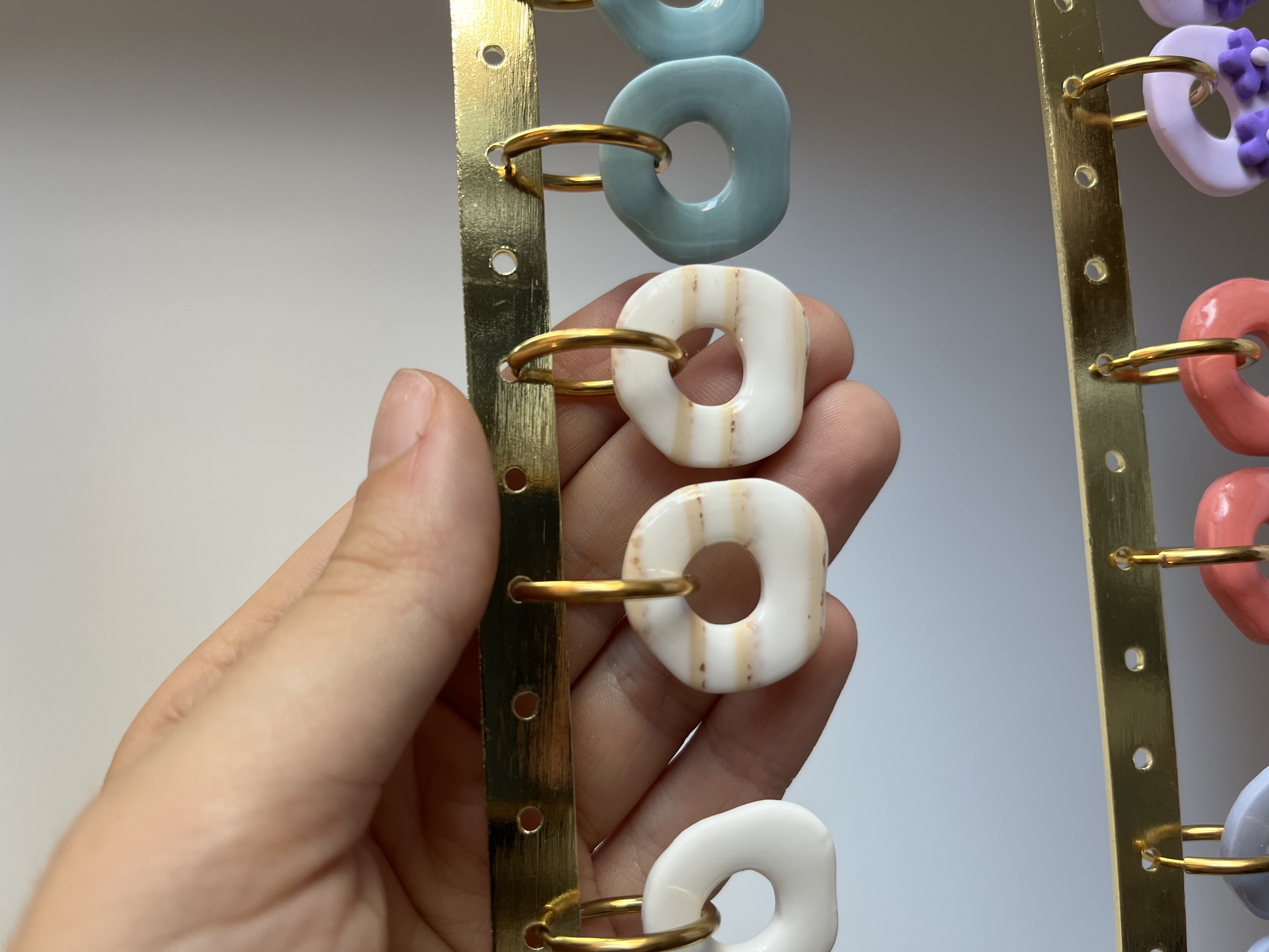 Aro charms lineas marmoladas