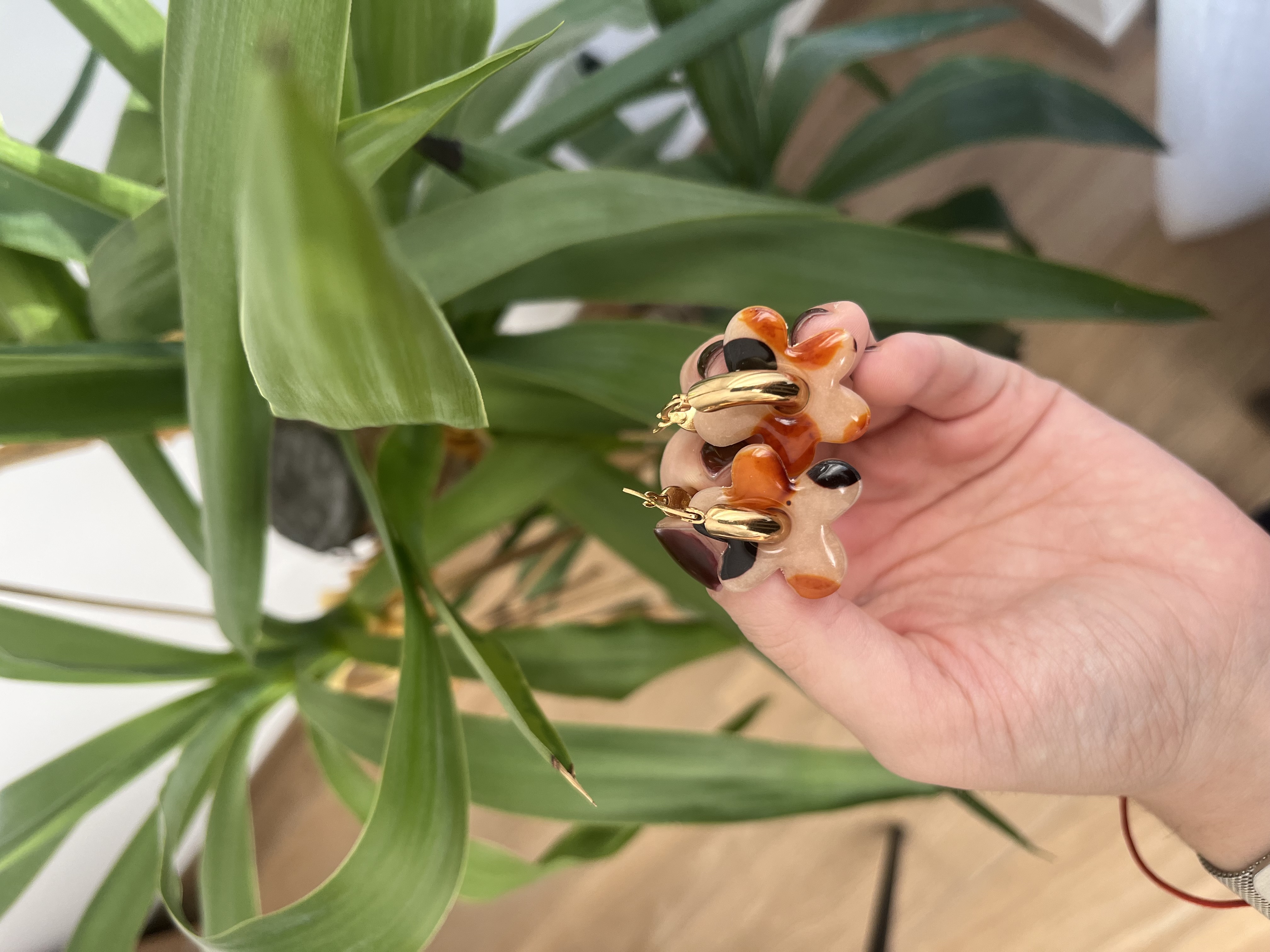 Aros flores naranjas y marrón 