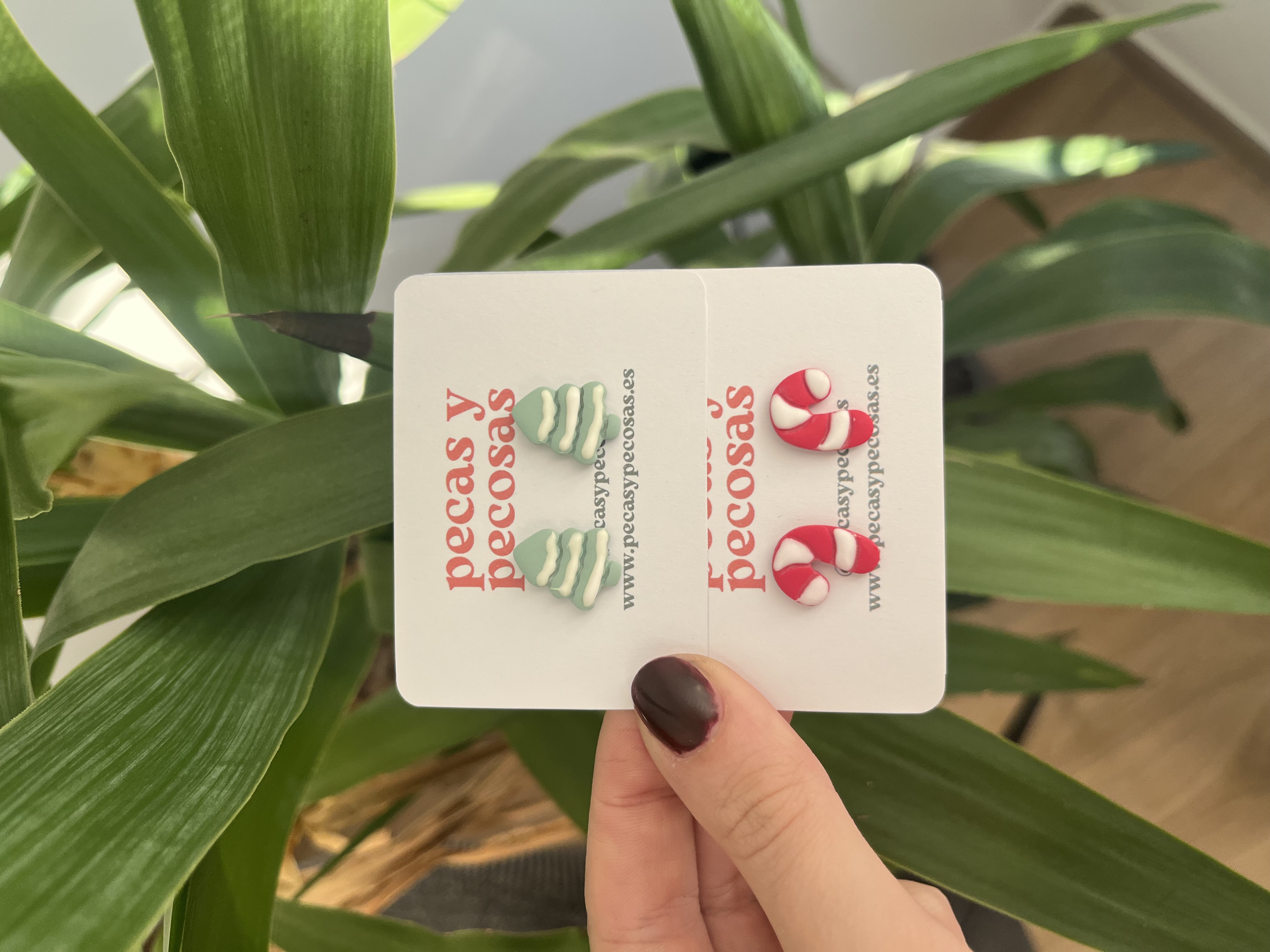 Pack bastones y arboles nevados