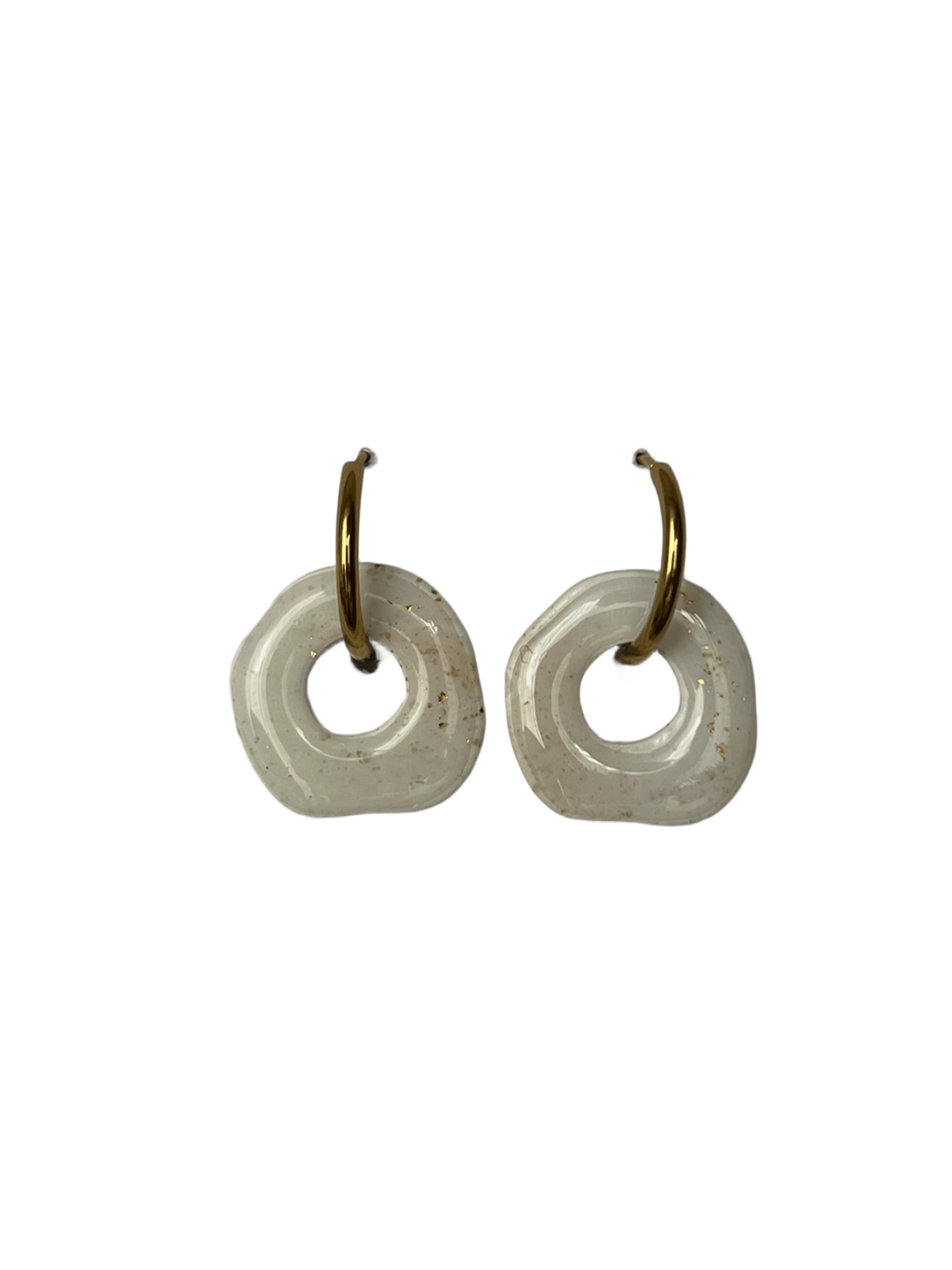 Aros charms beige y dorado