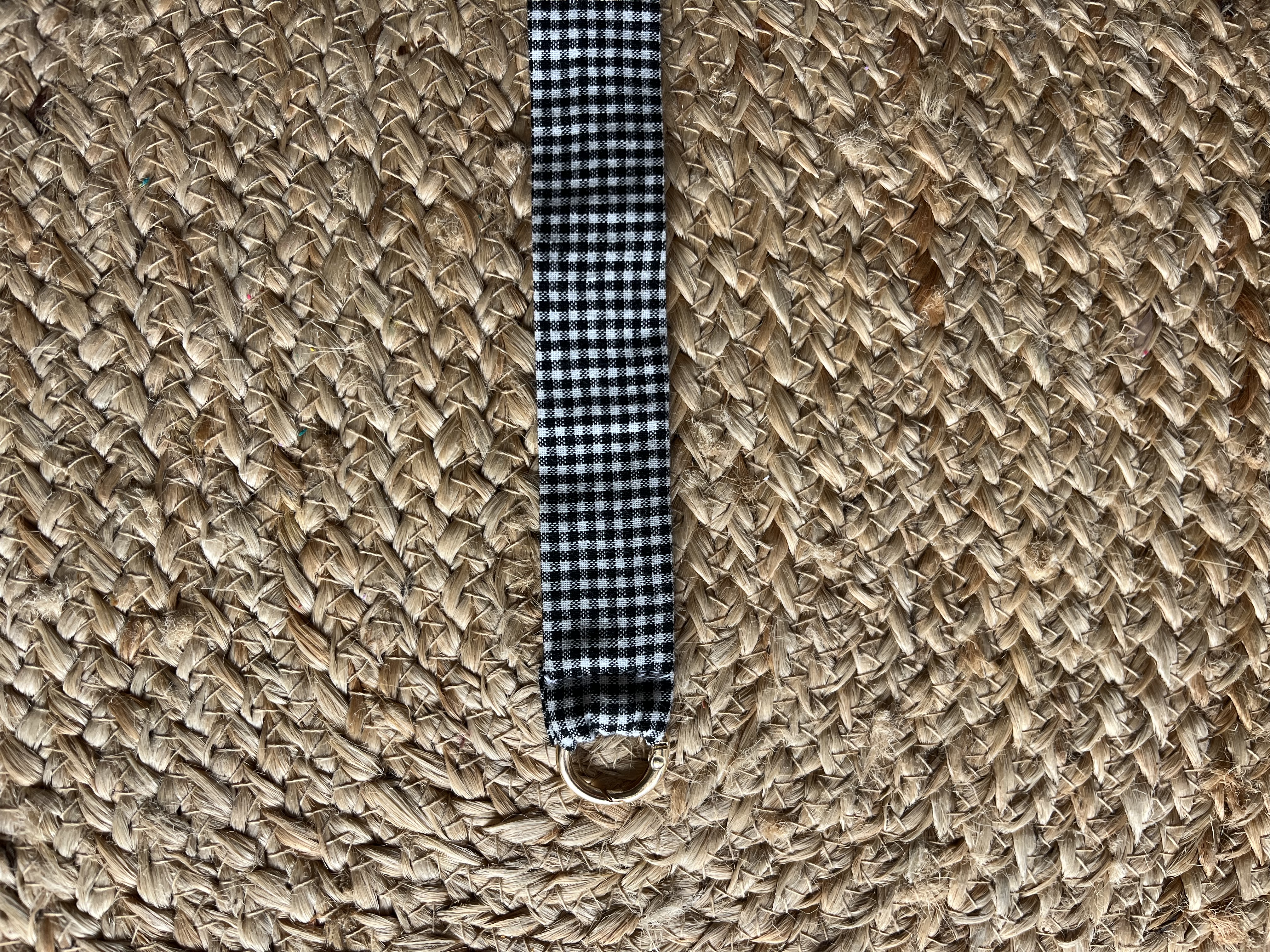 cuelga movil cuadros negros