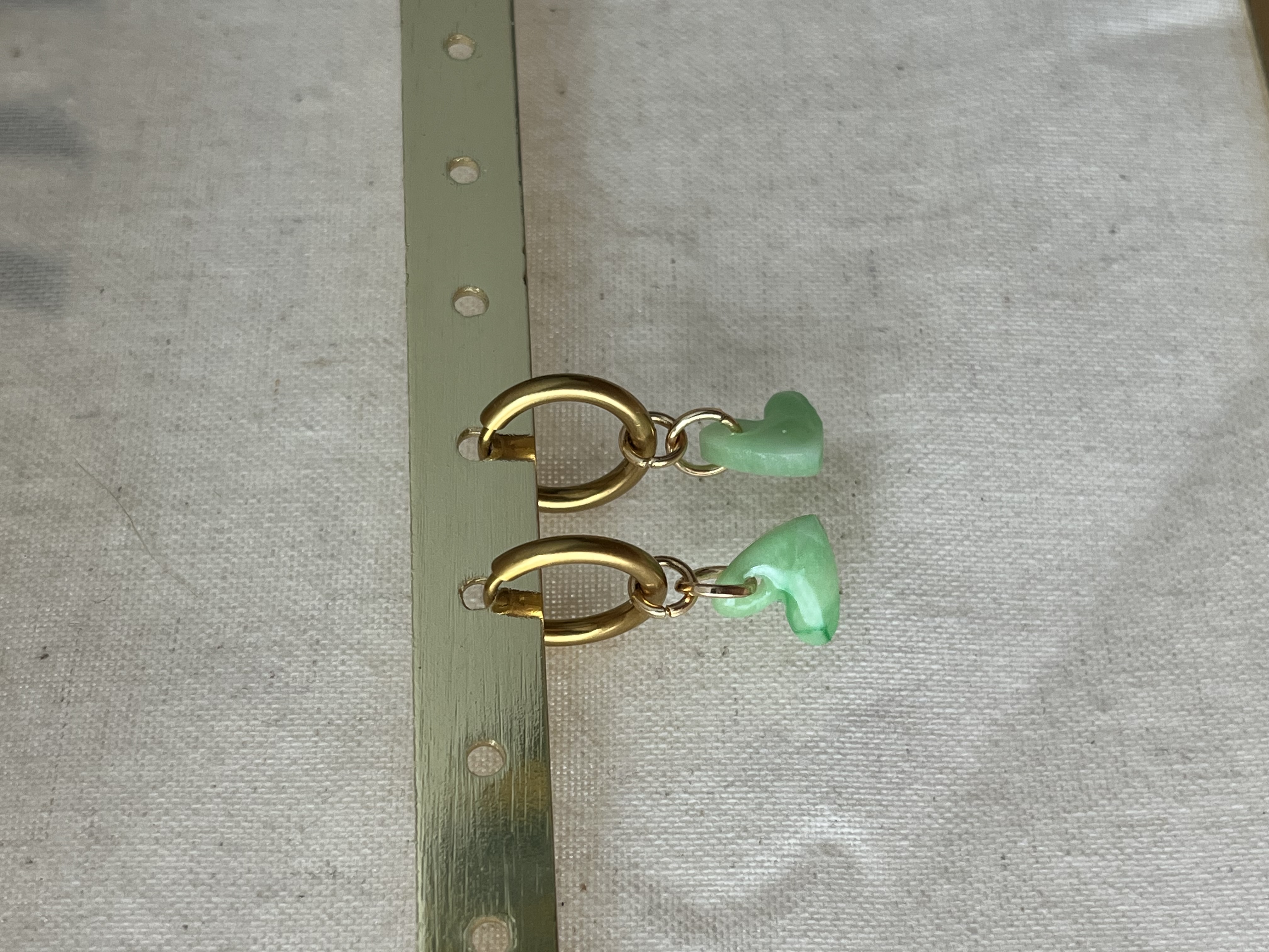 Aro mini charms verde marmolado 