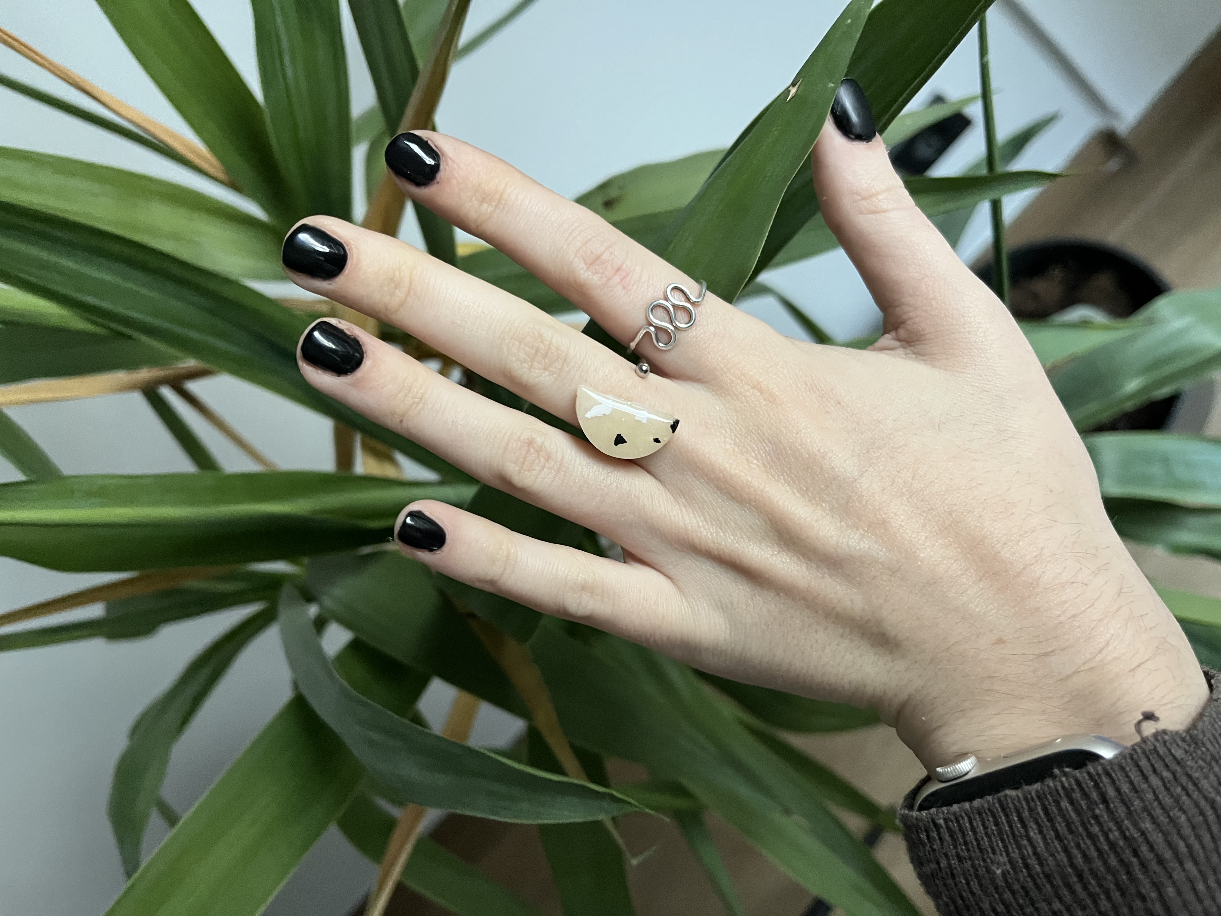 Anillo ajustable beige 