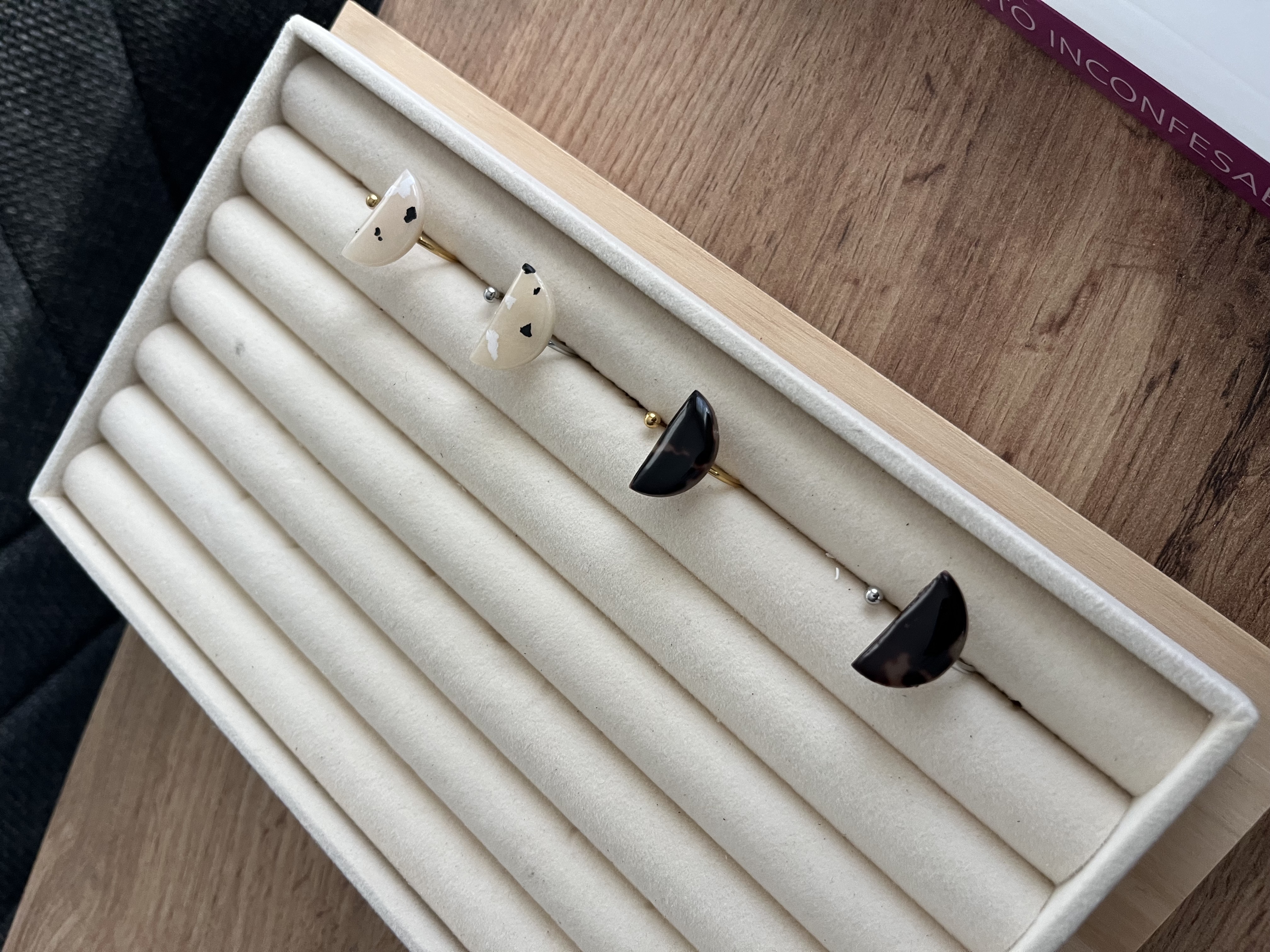 Anillo ajustable beige 