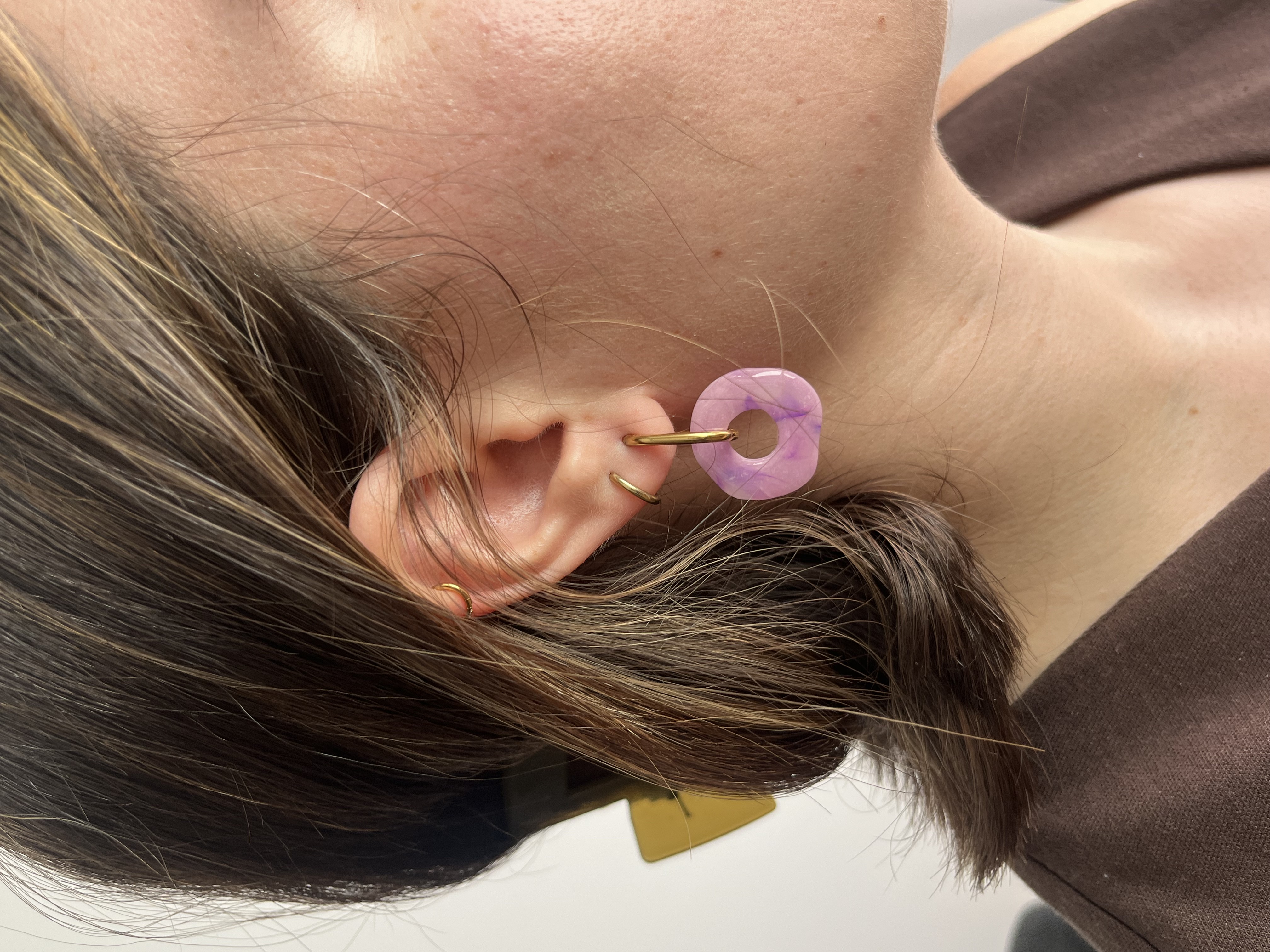 Aro charms marmolada rosa