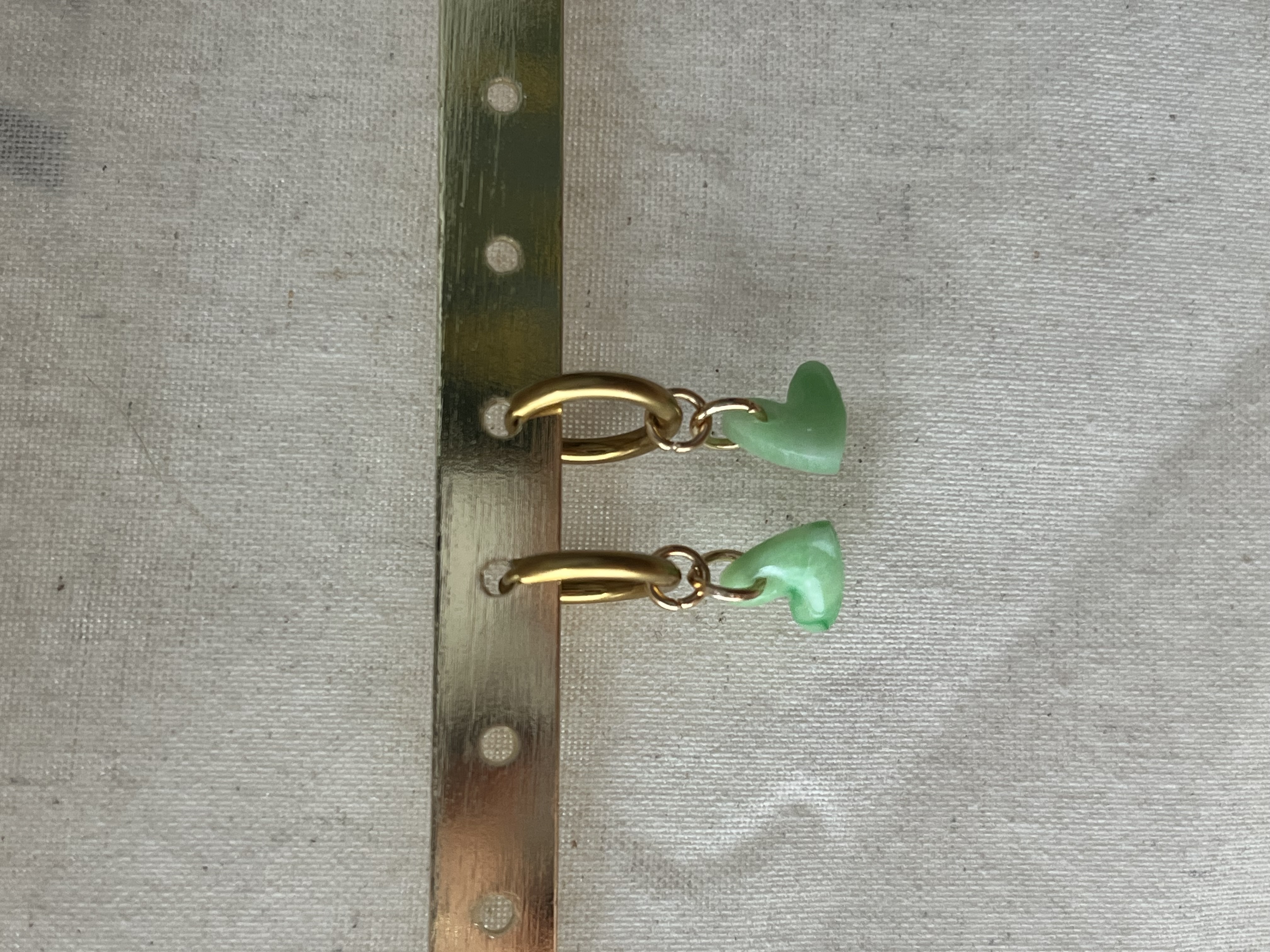 Aro mini charms verde marmolado 