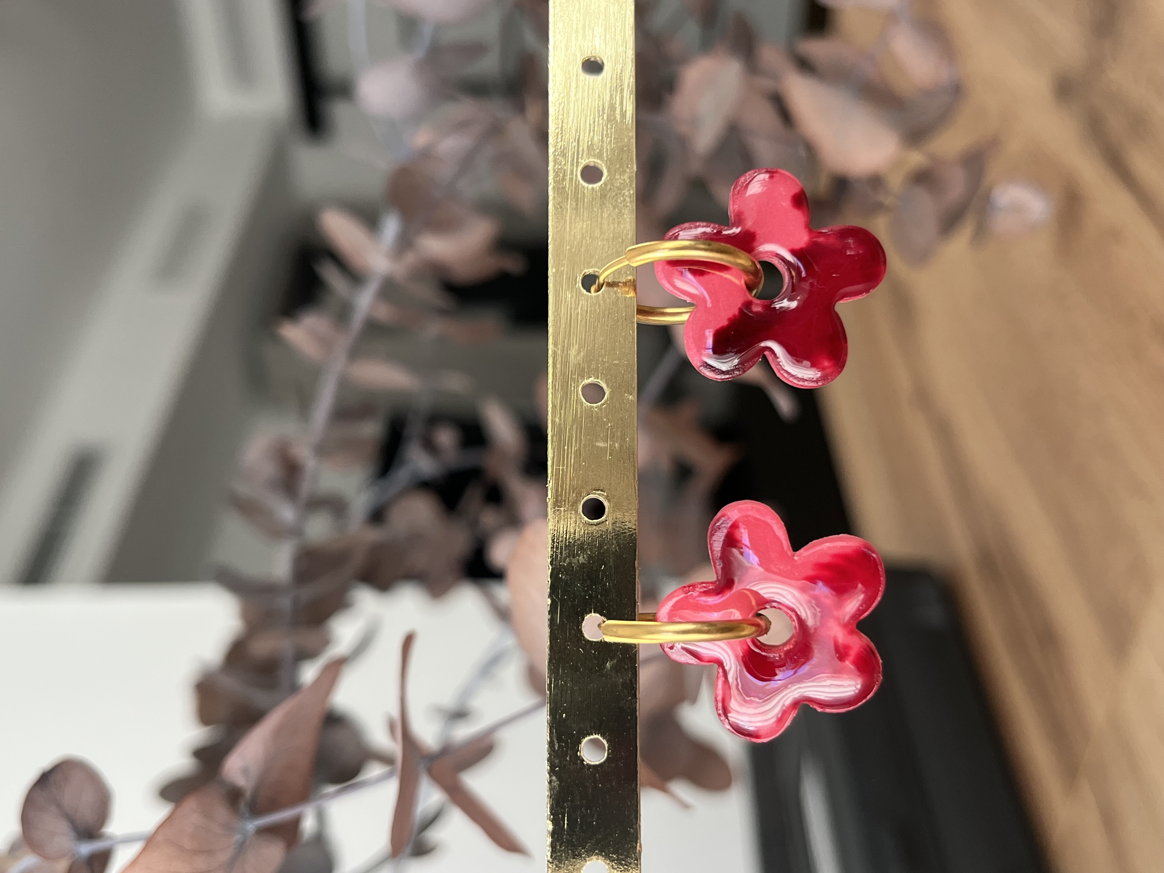 Aro charms flores rojos