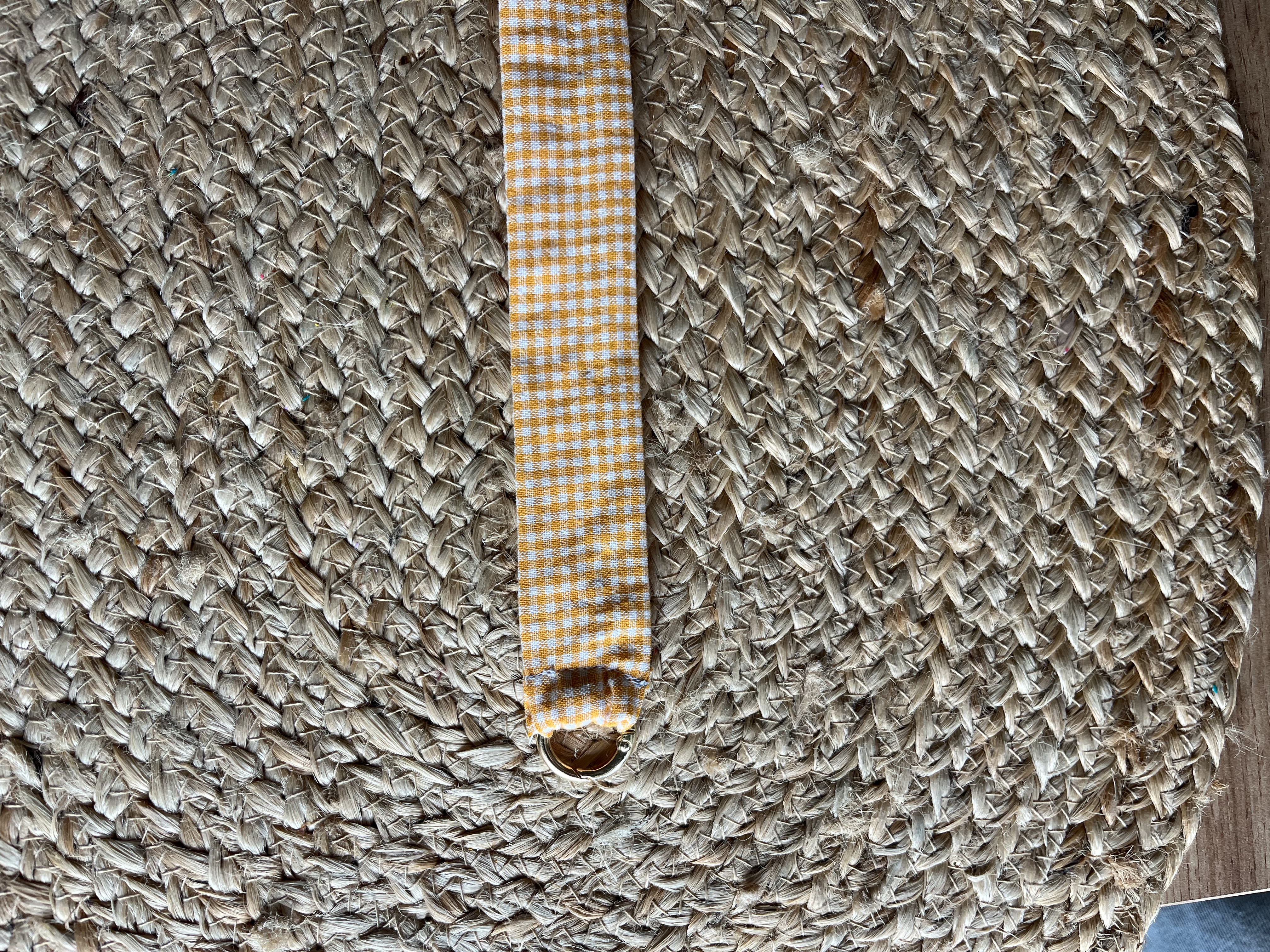 cuelga movil cuadros naranjas