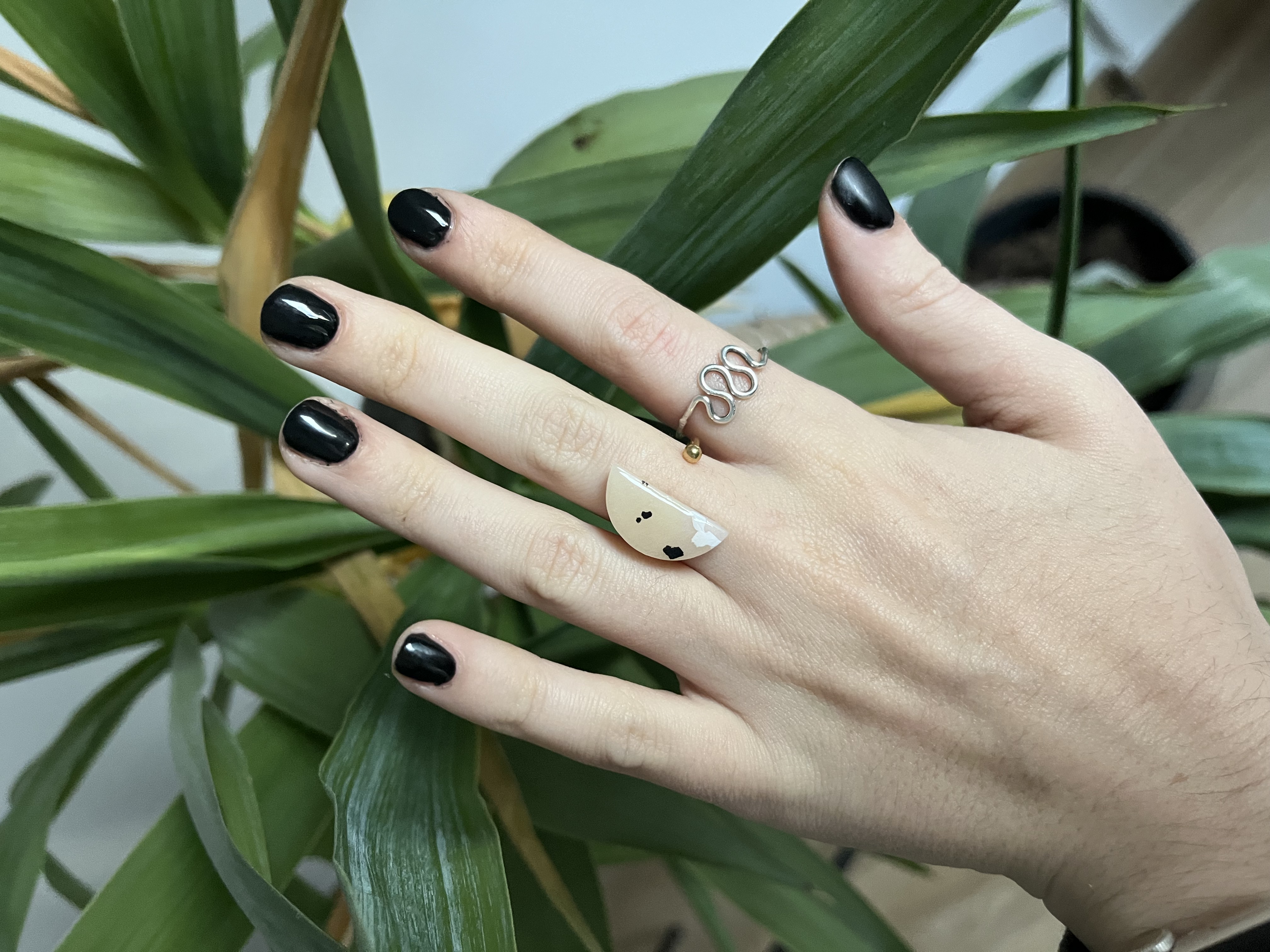 Anillo ajustable beige 