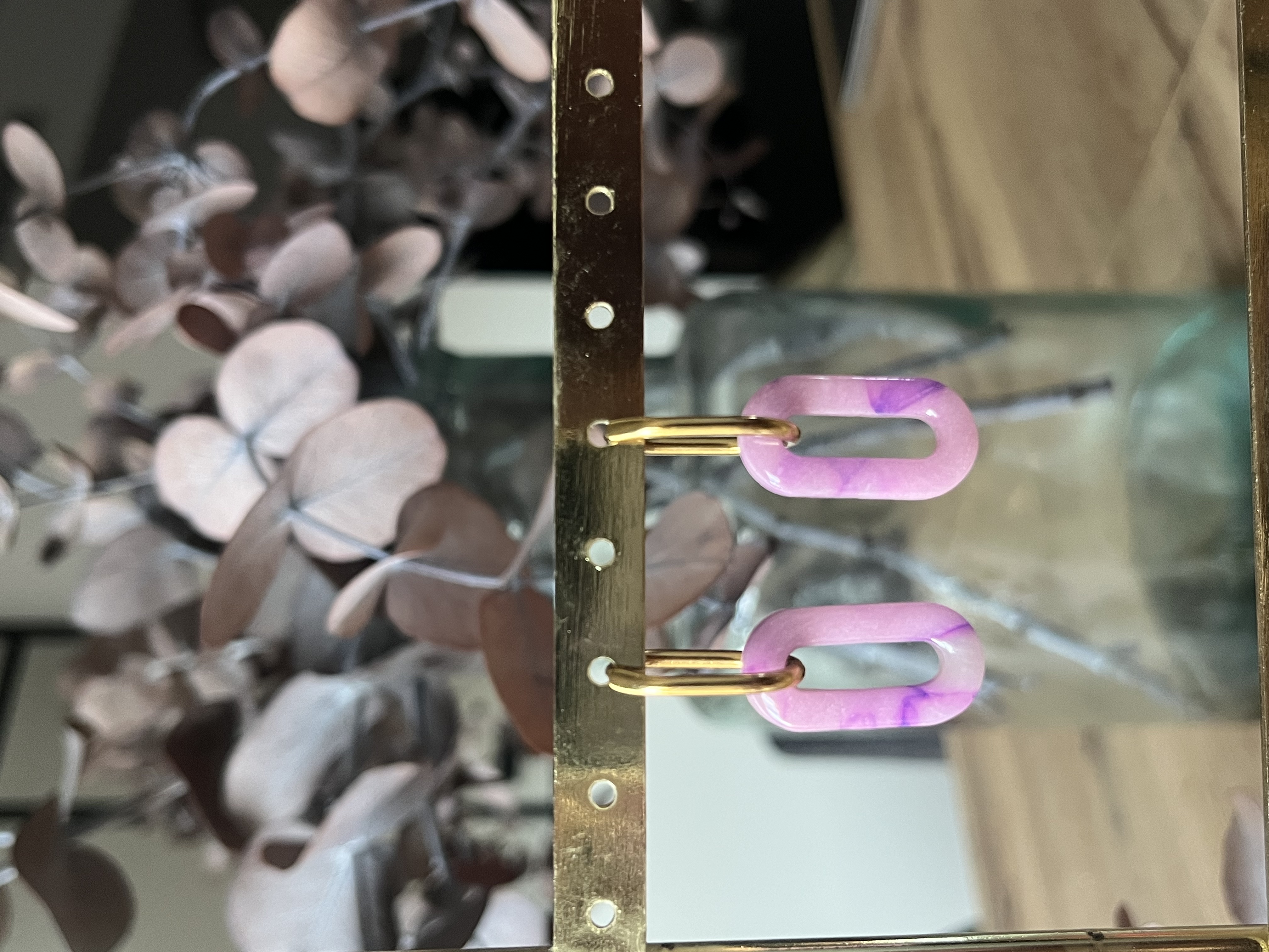 Aro con capsula marmolada rosa