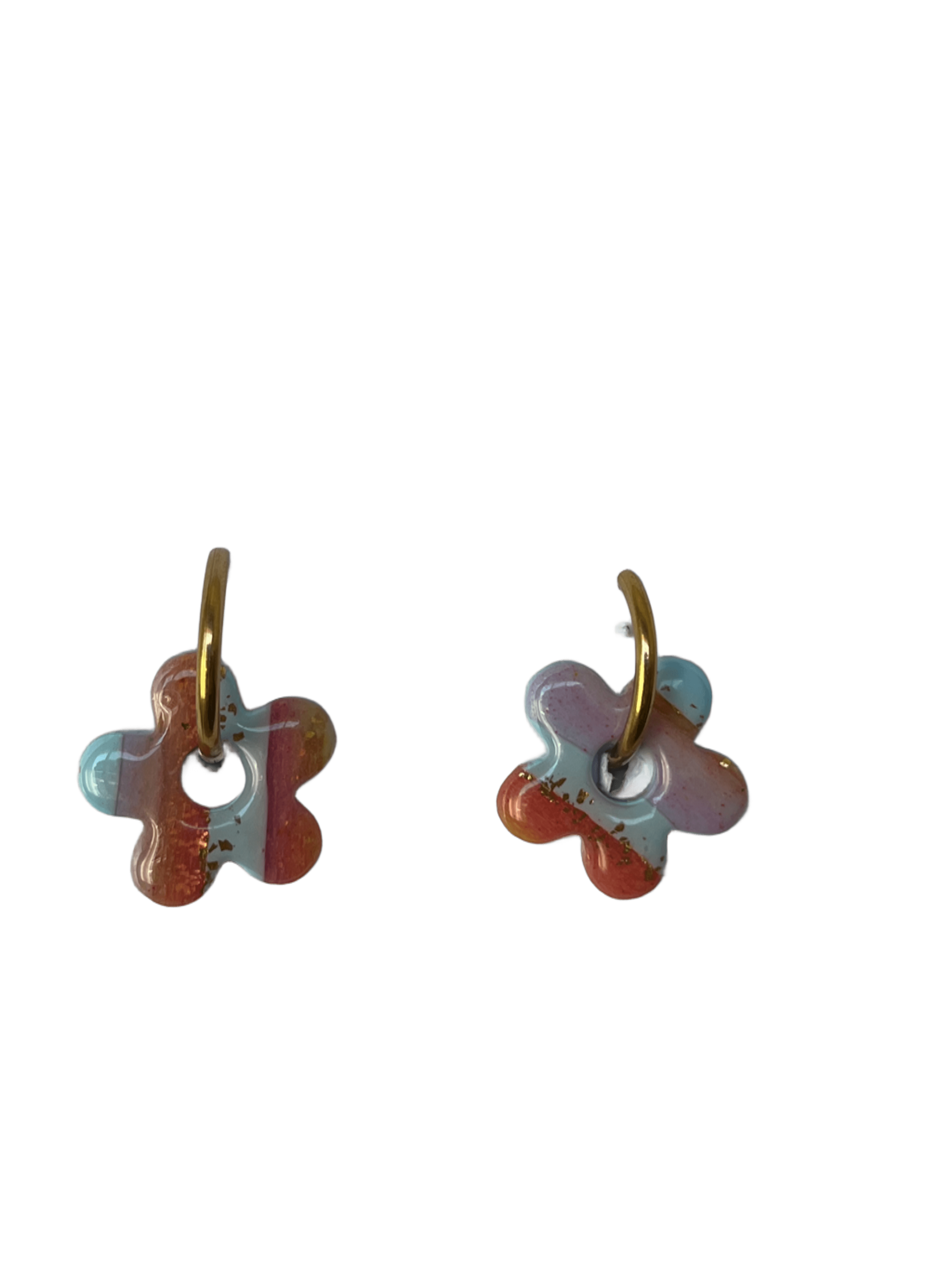 Aros flor detalles dorados