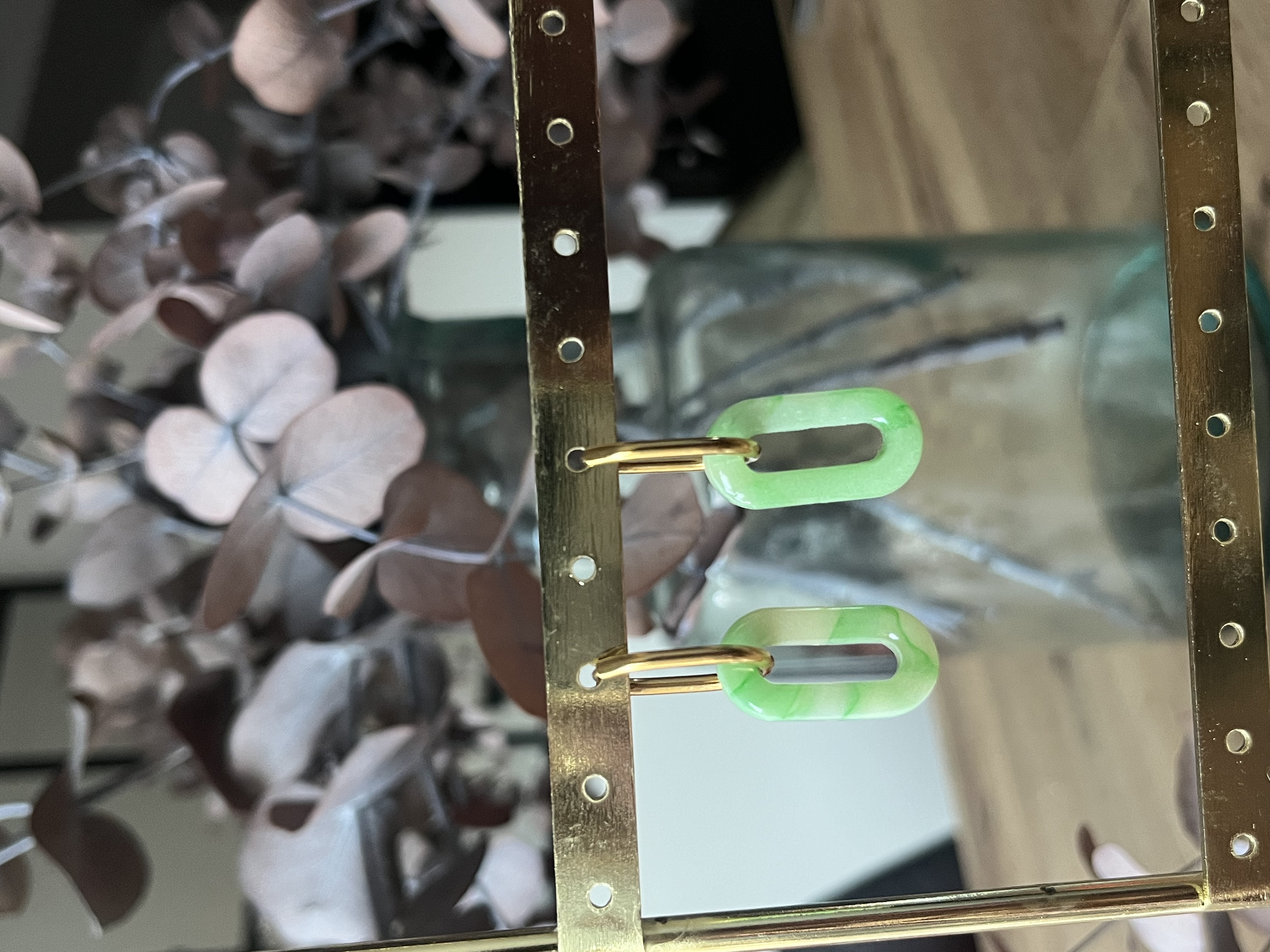 Aro con capsula marmolada verde