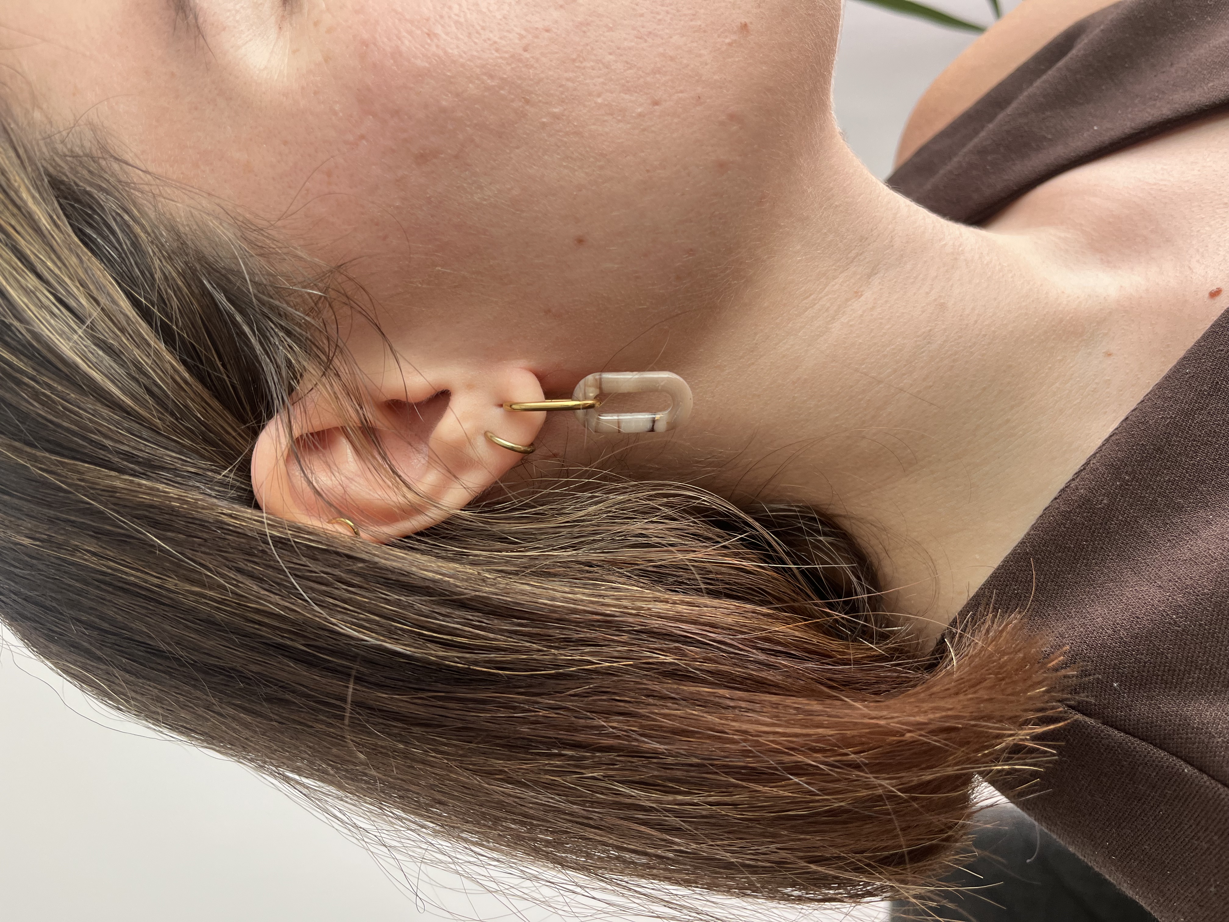 Aro con capsula marmolada 