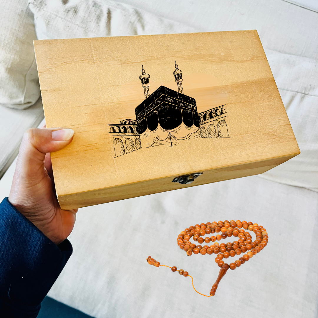 Makkah Wooden Tasbeeh Box – Laser Engraved Islamic Prayer Bead Storage | Kaaba Design | Muslim Gift for Ramadan, Hajj, Umrah or Eid