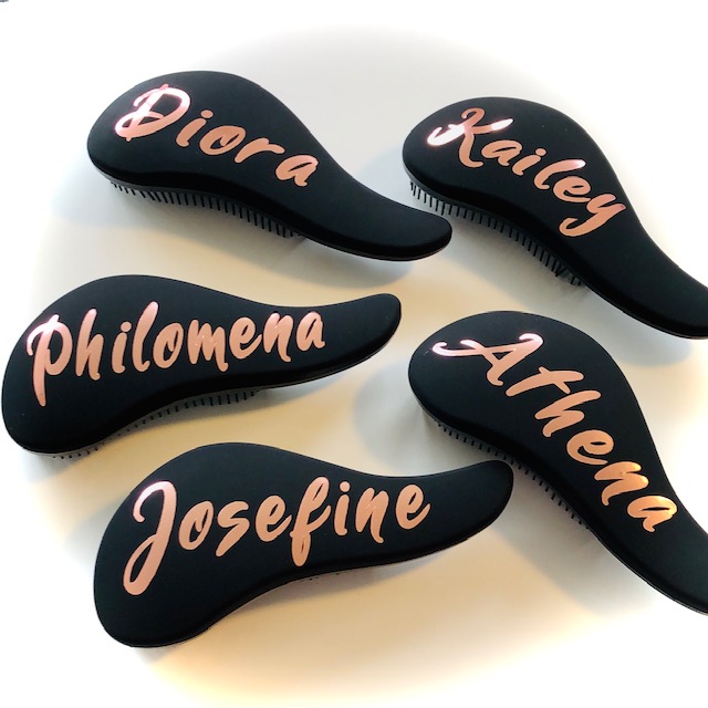 Custom detangling brushes with names